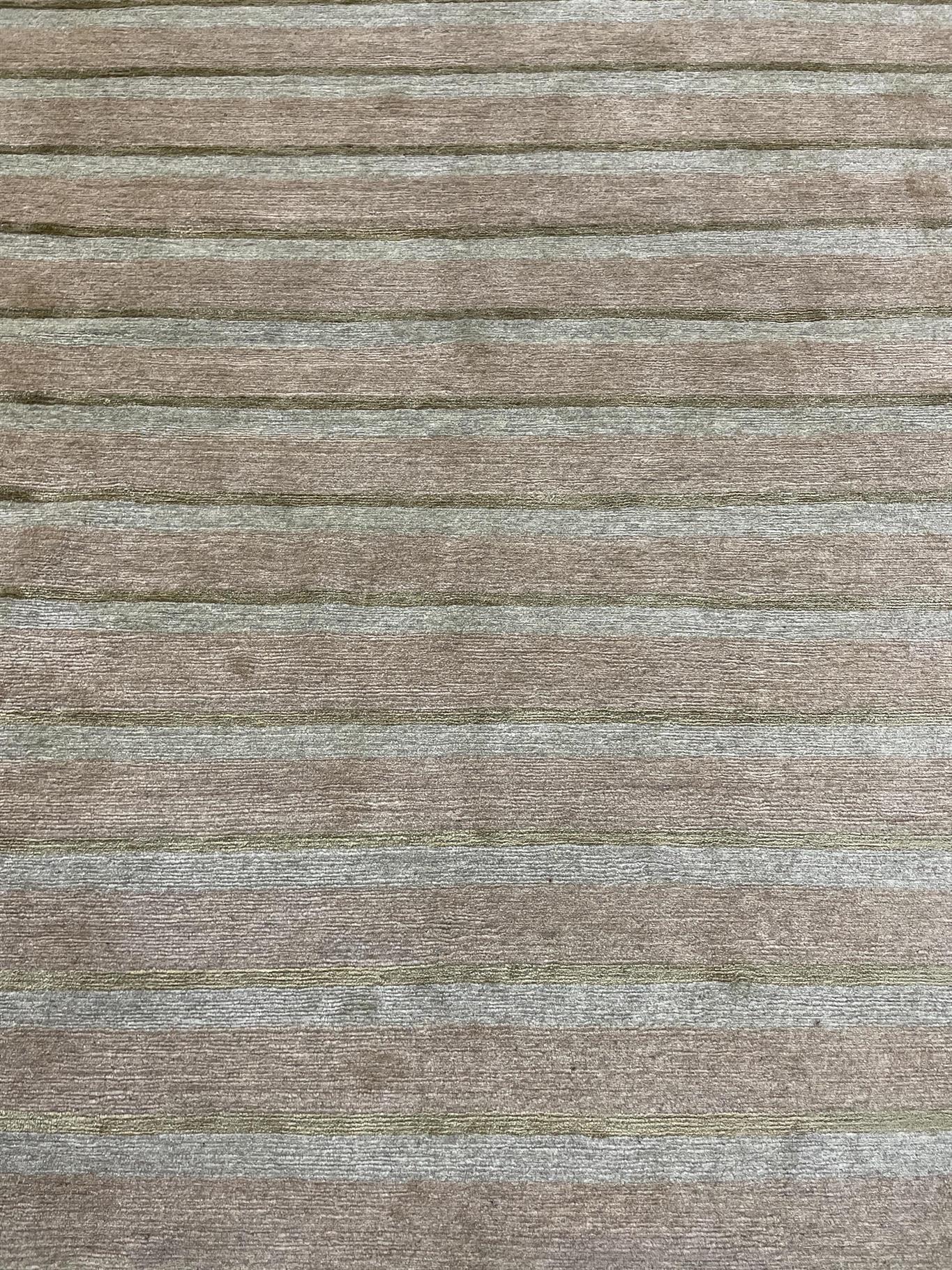 AORug#15741 size. 9' 10" x 12' 10"