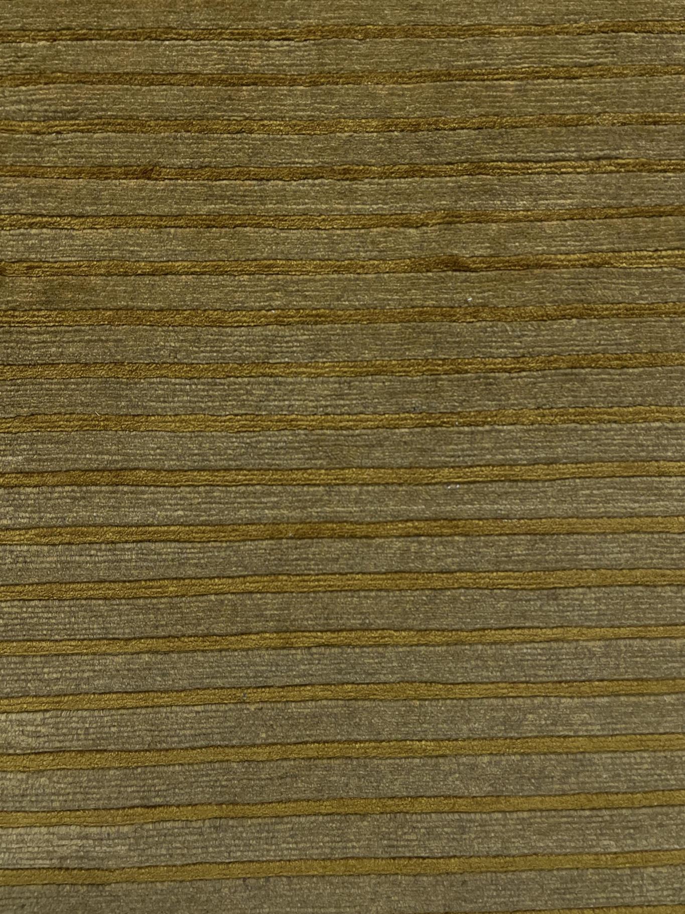 AORug#15295 size. 9' 09" x 9' 10"