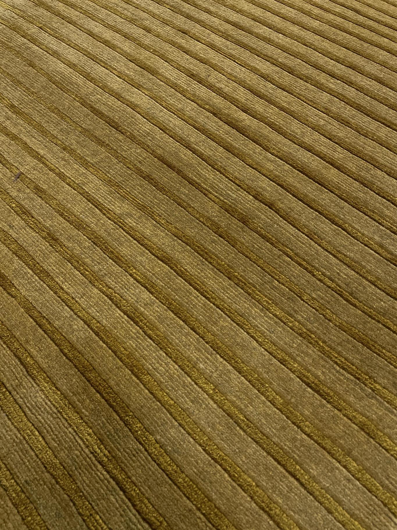 AORug#15295 size. 9' 09" x 9' 10"