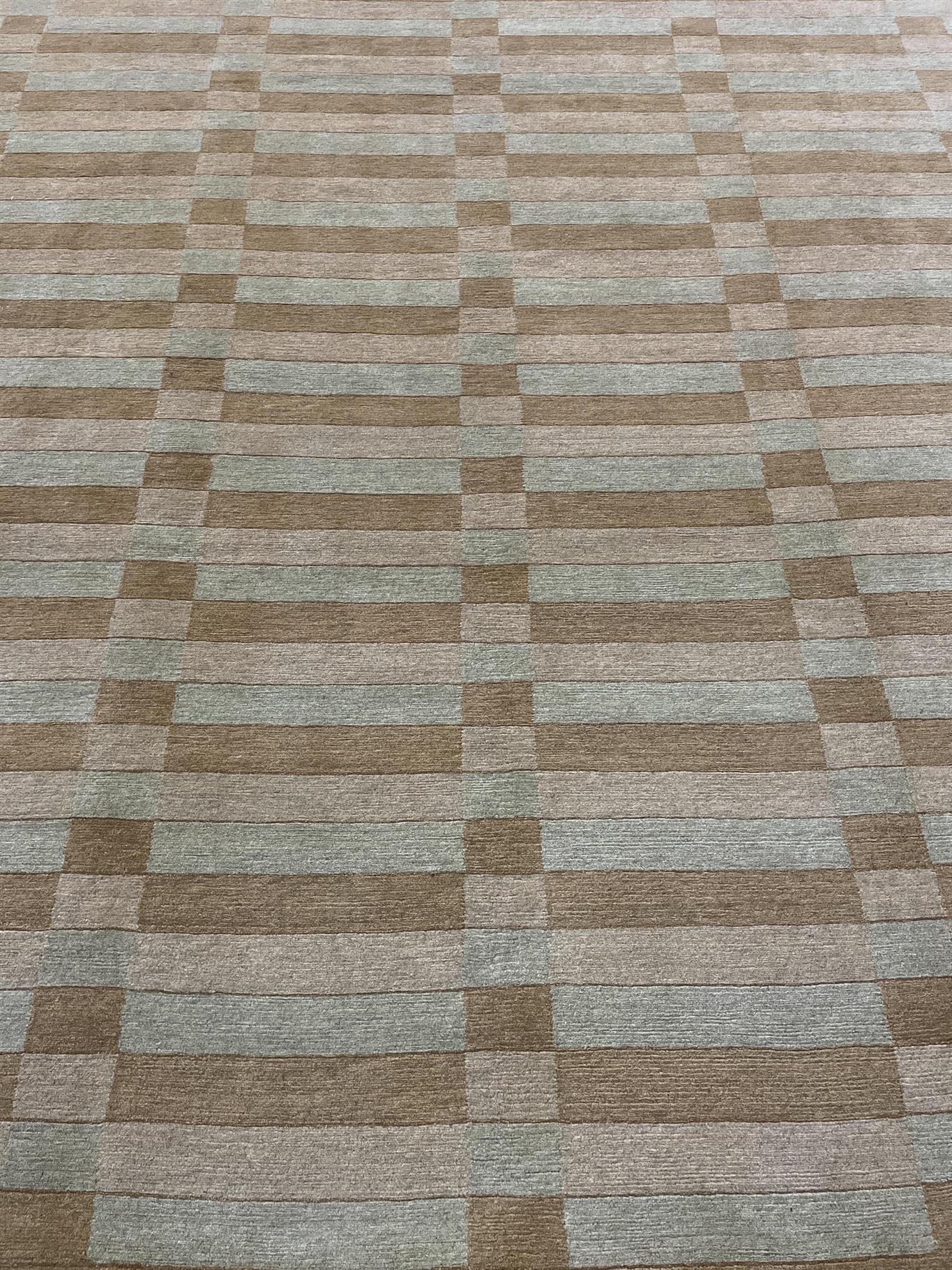 AORug#15391 size. 10' 00" x 10' 02"