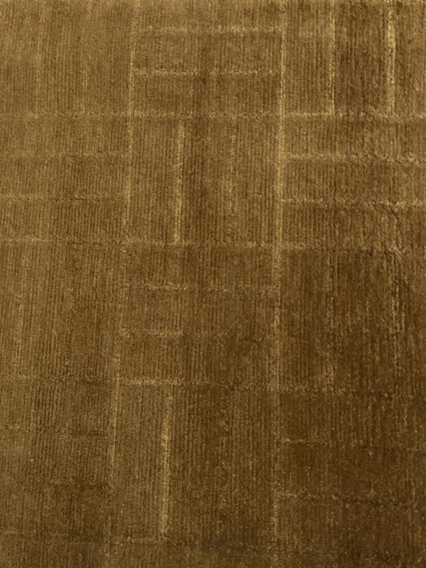 AORug#15882 size. 10' 01" x 10' 03"