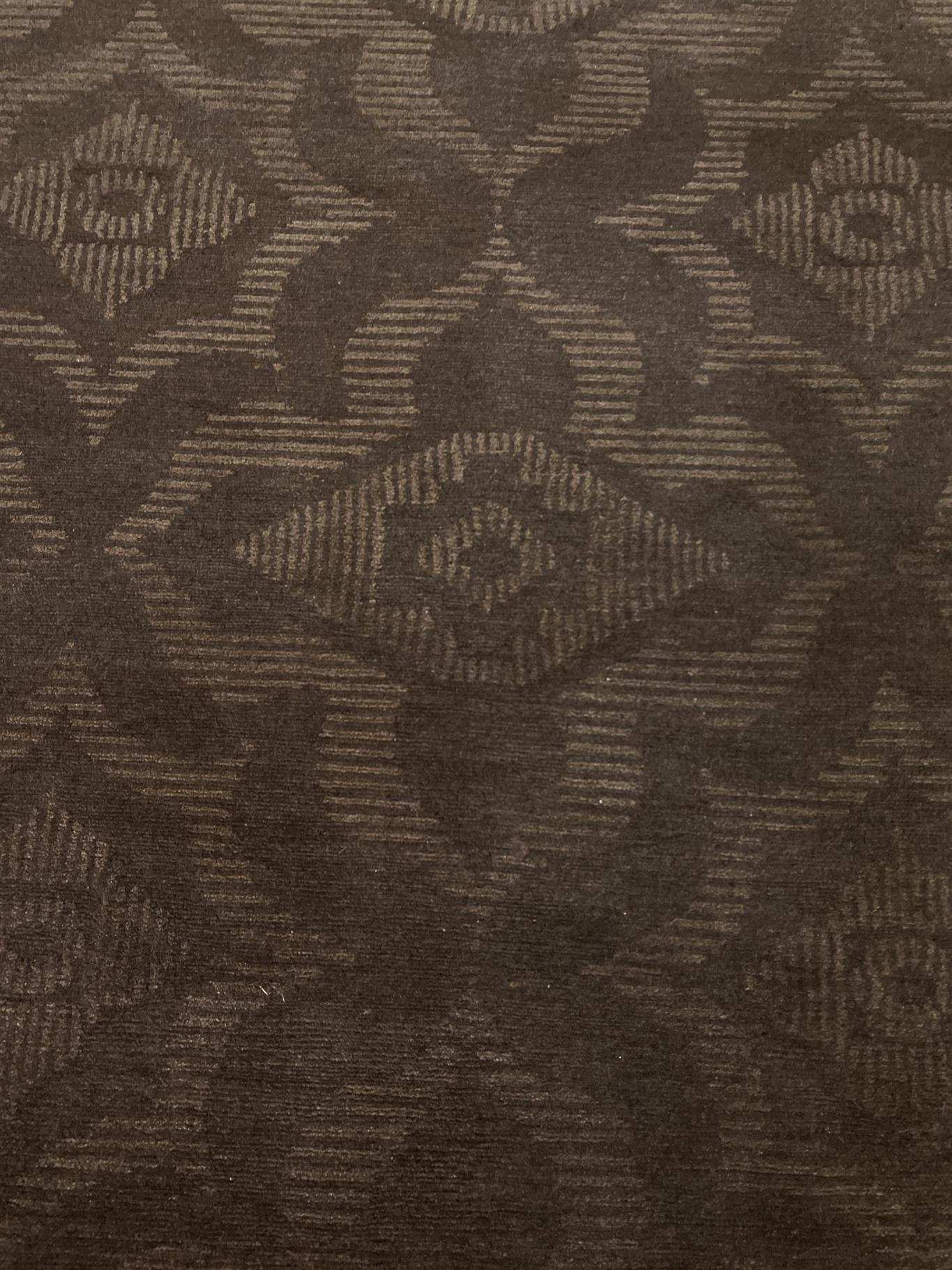 AORug#15867 size. 10' 00" x 14' 00"