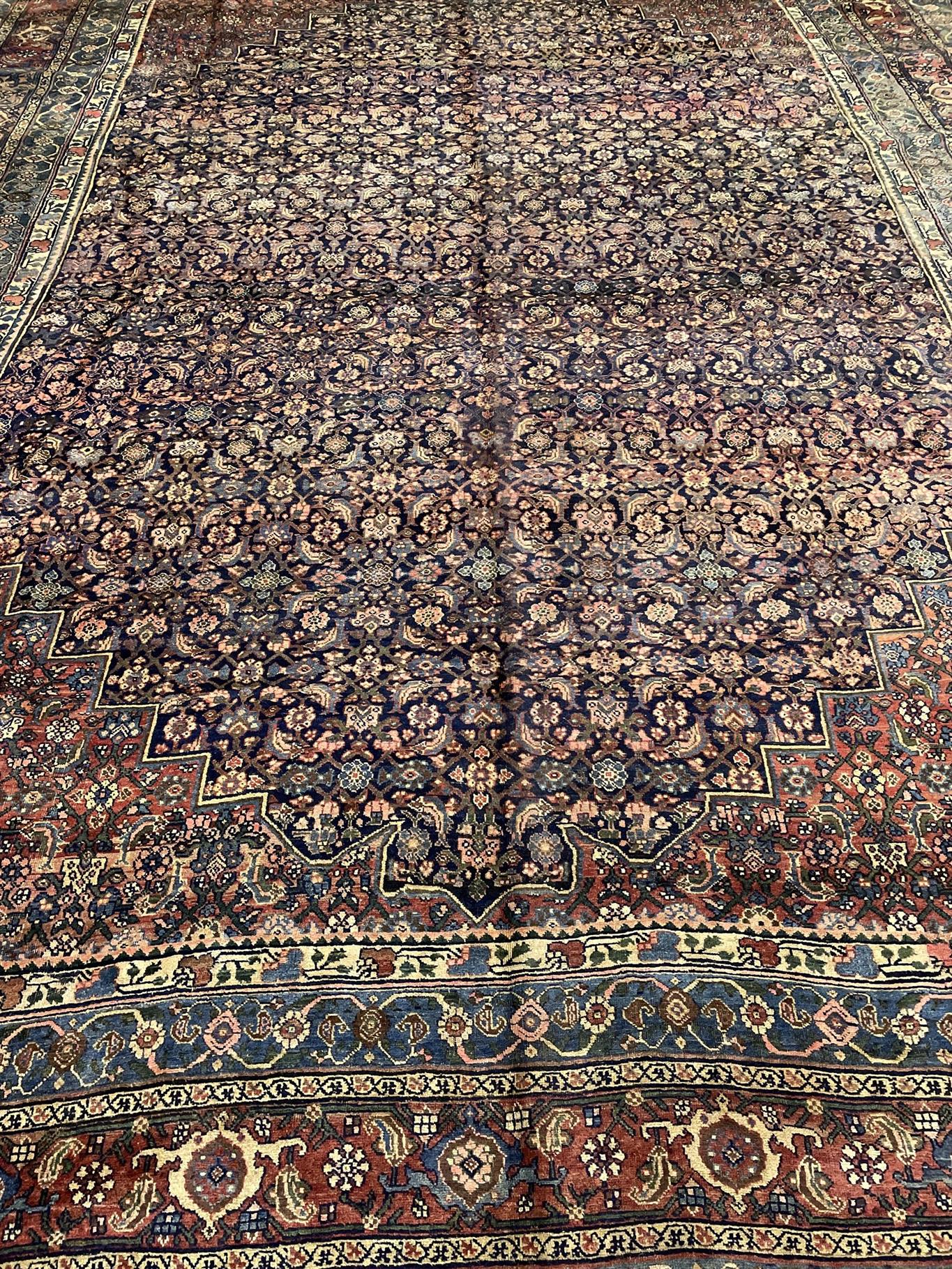 AORug#4694 size. 12' 04" x 16' 05"