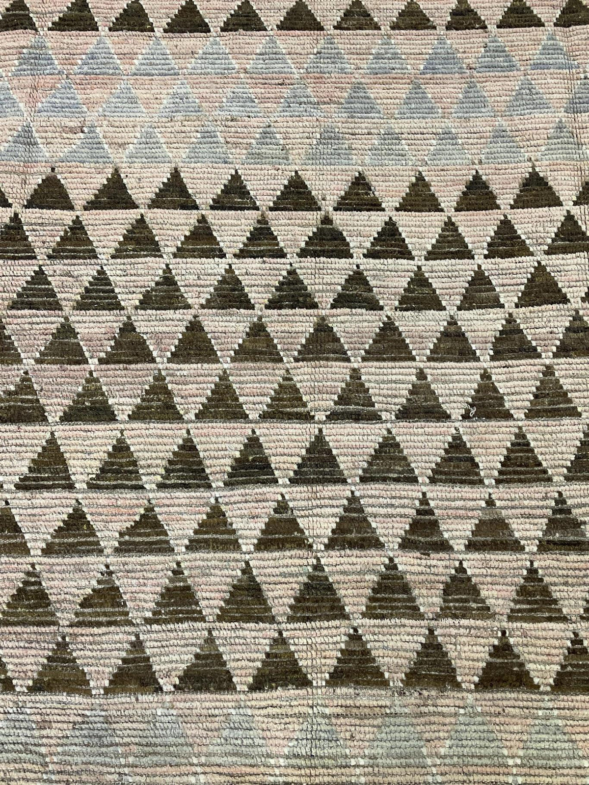 AORug#16396 size. 9' 09" x 12' 08"