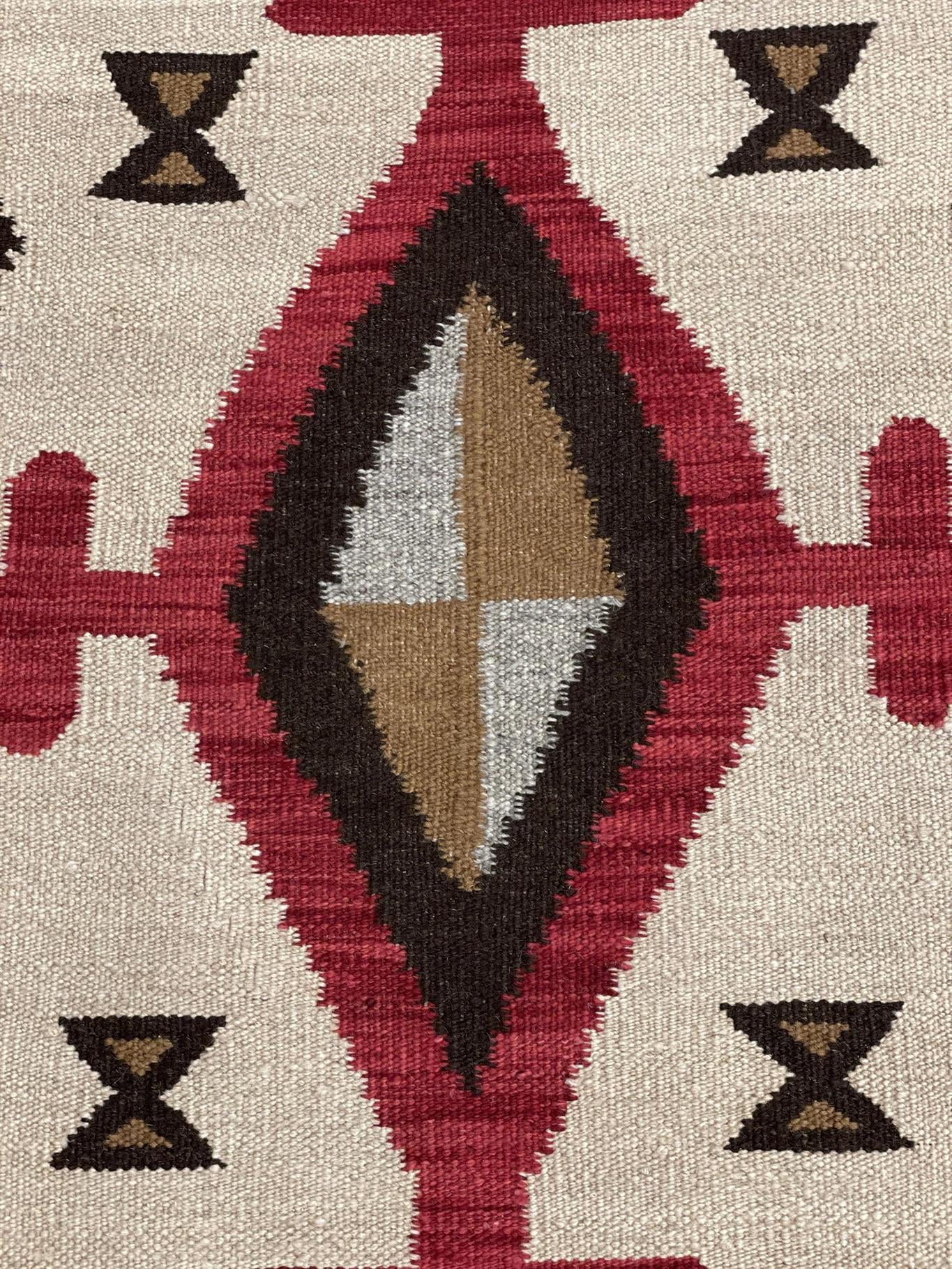 AORug#16487 size. 5' 02" x 8' 01"