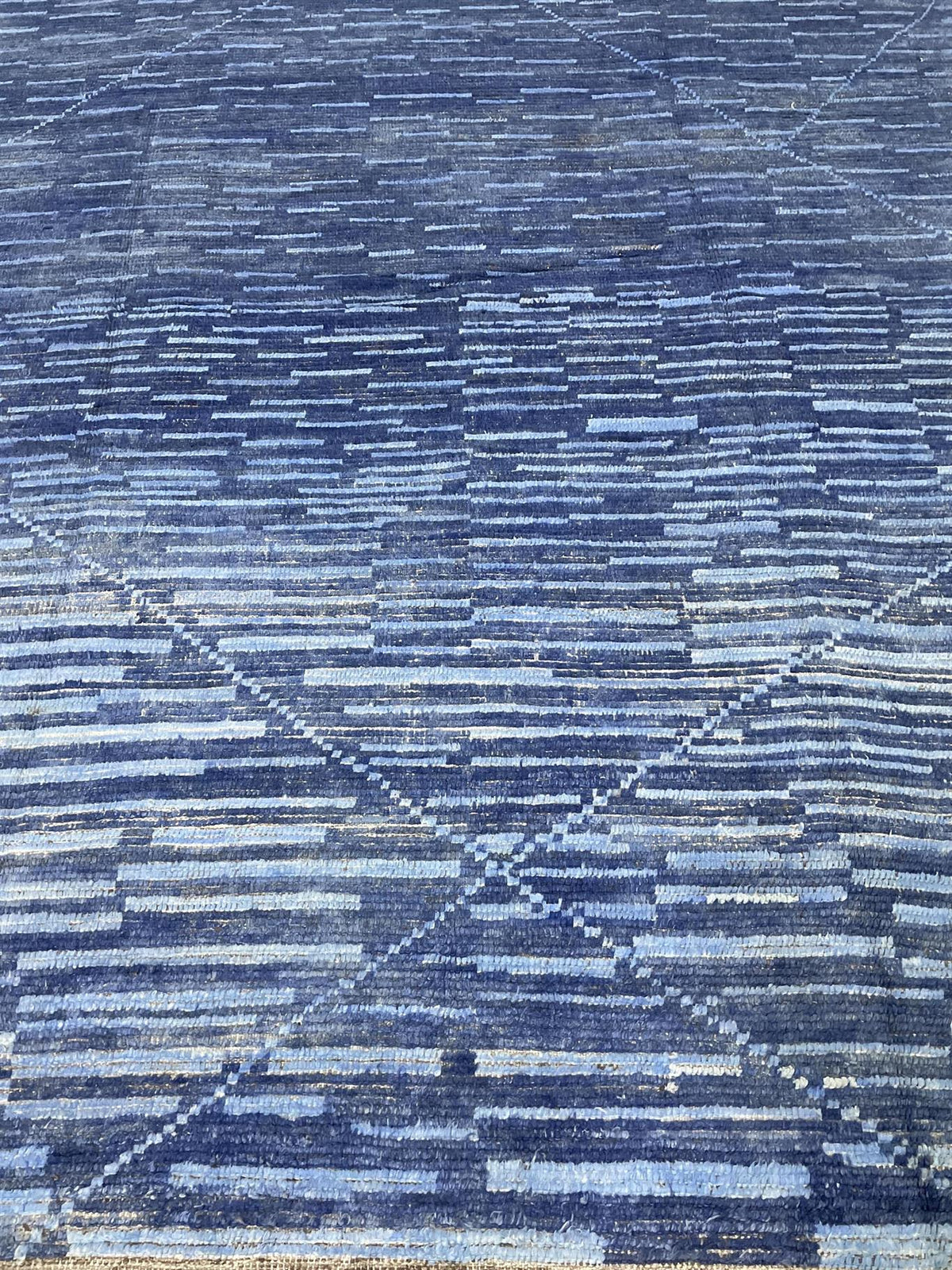 AORug#16477 size. 9' 03" x 13' 00"