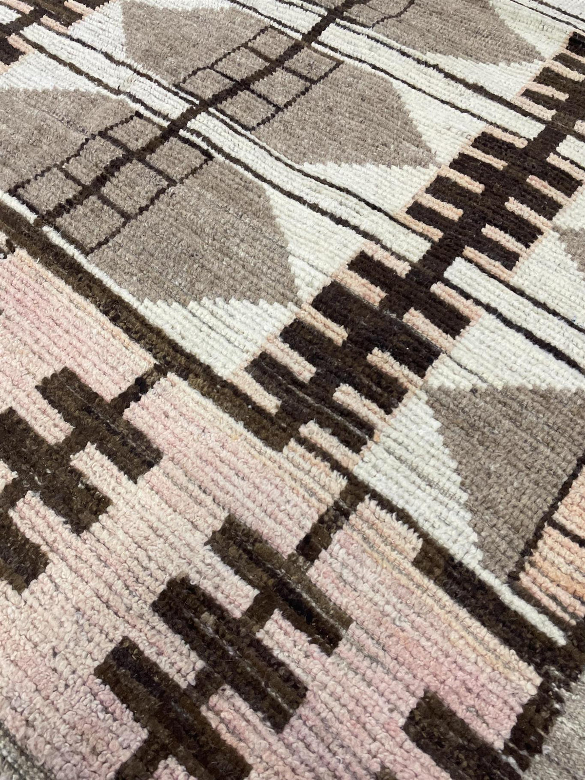 AORug#16422 size. 10' 02" x 12' 04"