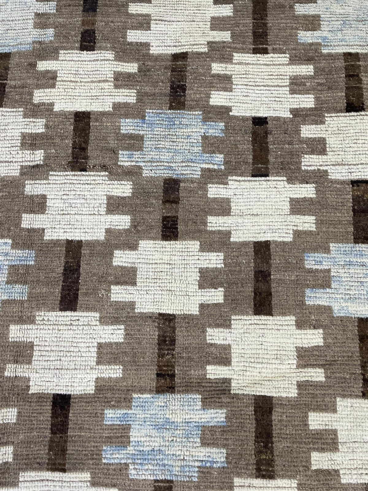 AORug#16379 size. 8' 03" x 9' 06"