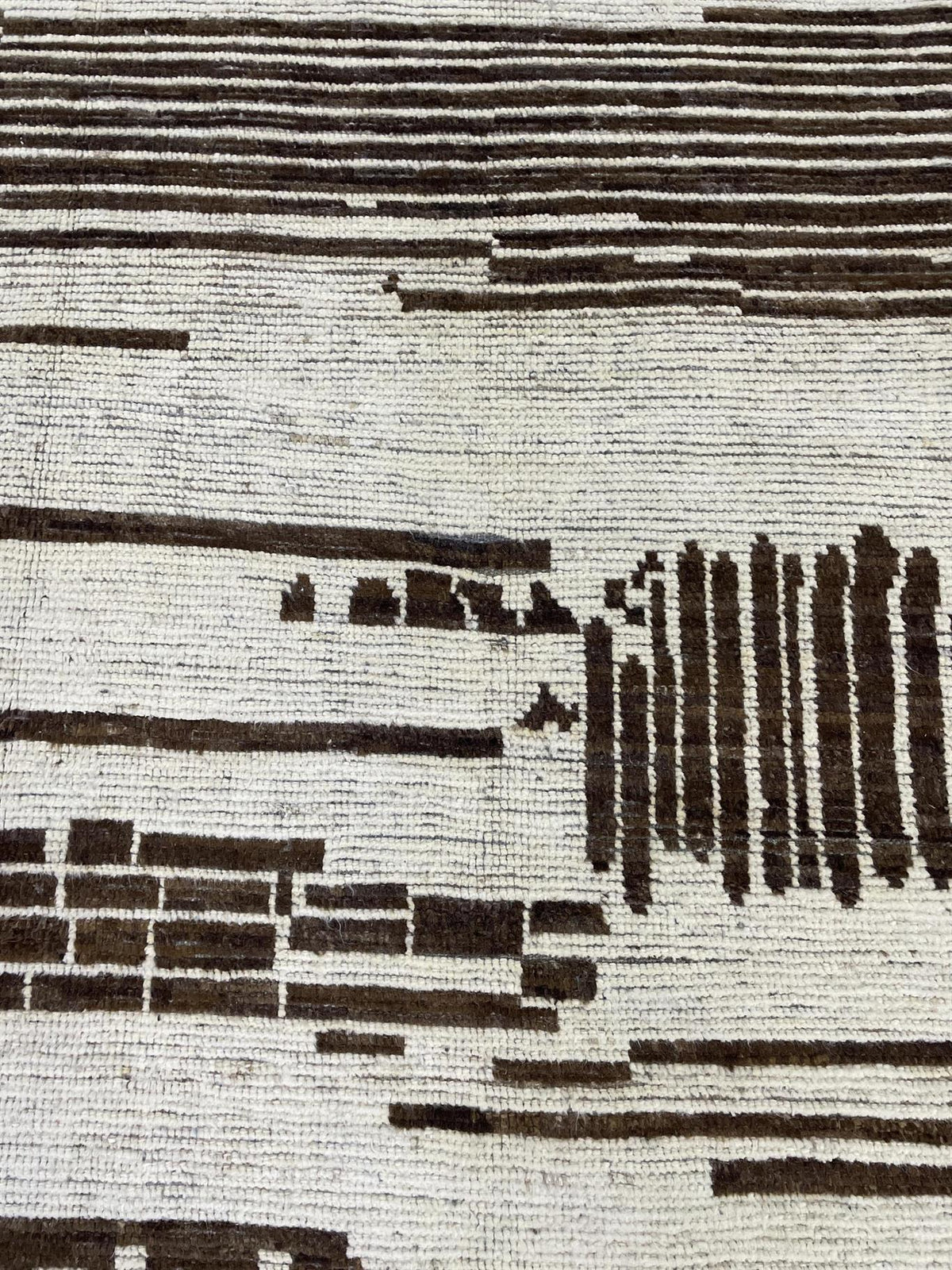 AORug#16428 size. 8' 06" x 12' 00"