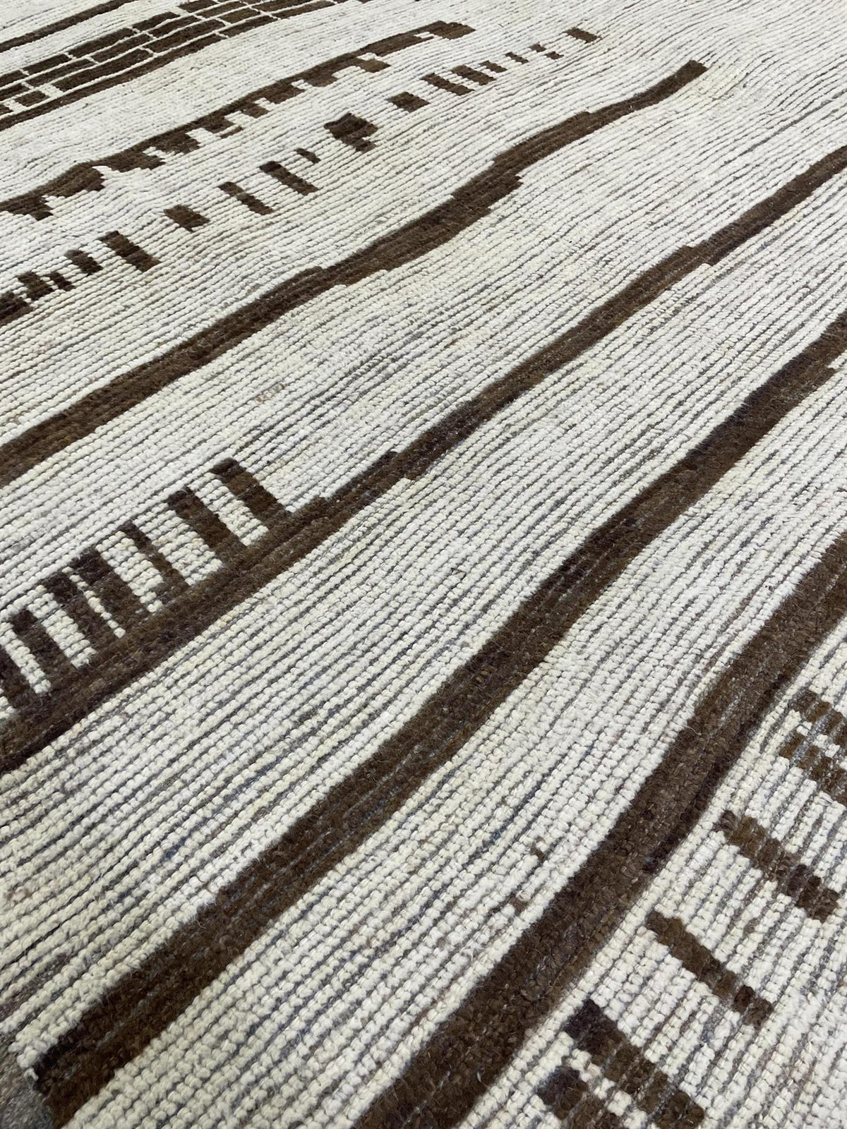 AORug#16428 size. 8' 06" x 12' 00"