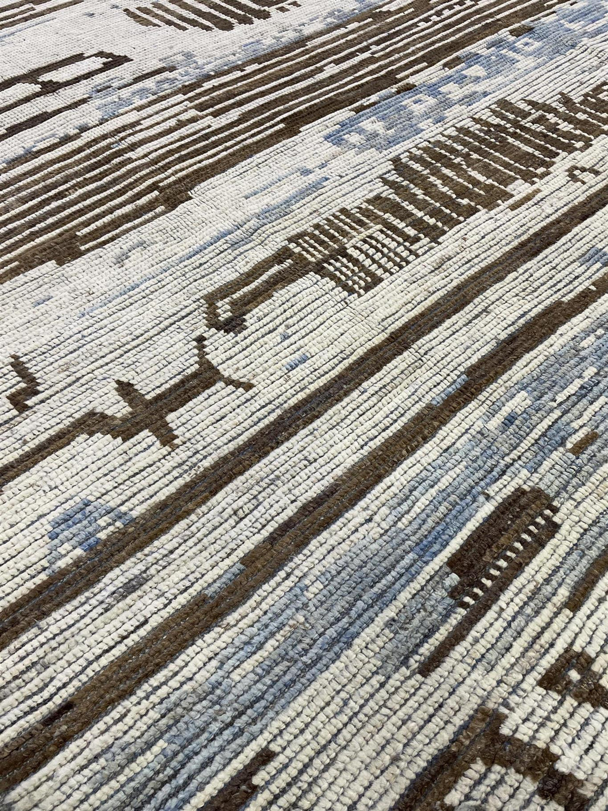 AORug#16409 size. 7' 11" x 9' 04"