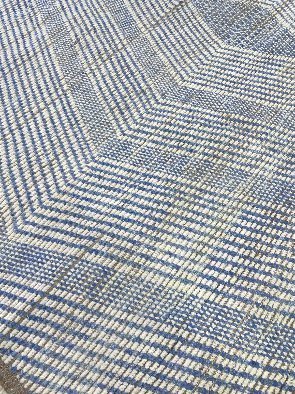 AORug#16468 size. 9' 09" x 12' 08"