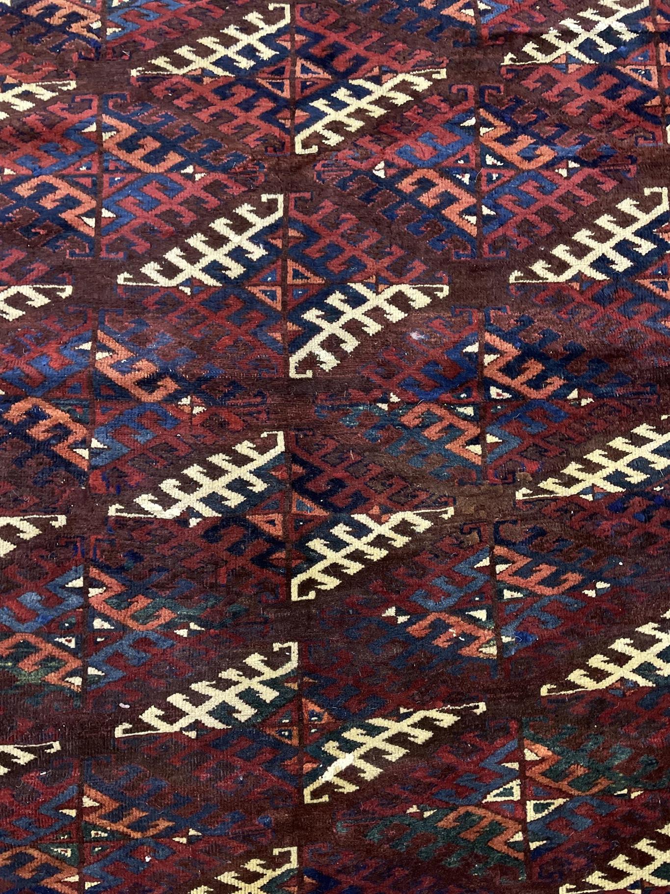 AORug#13700 size. 6' 05" x 10' 05"