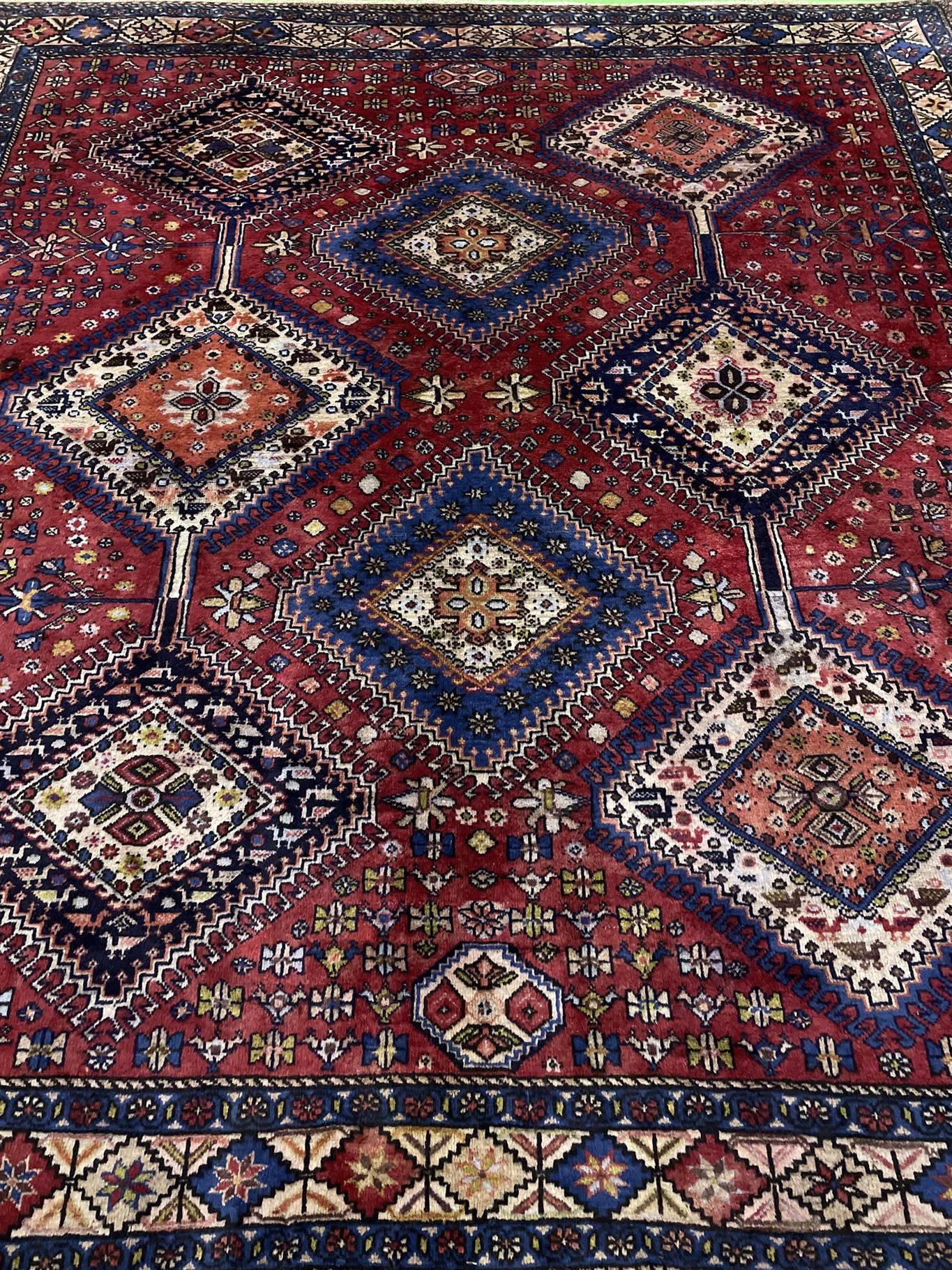AORug#14512 size. 6' 10" x 7' 02"