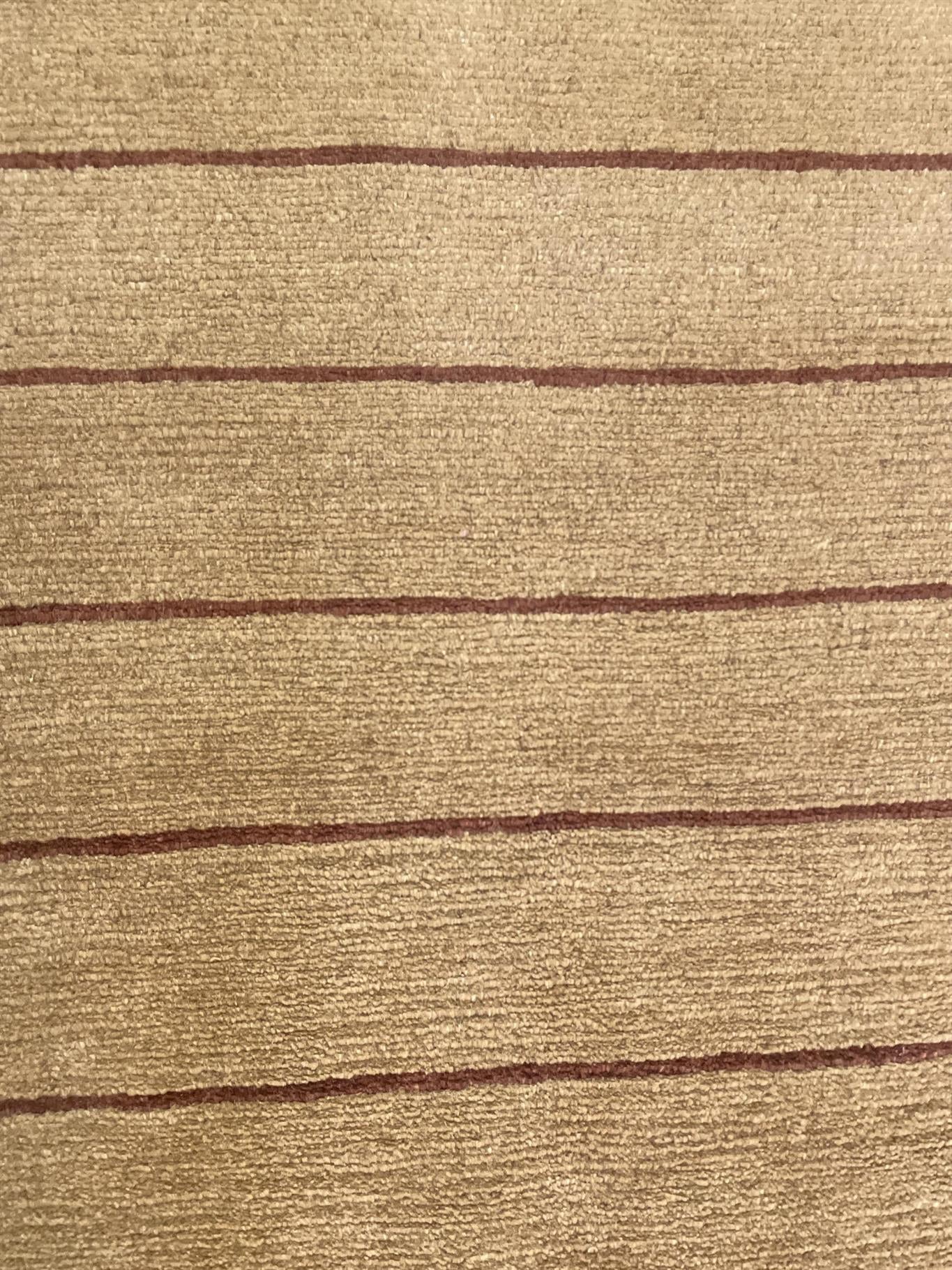 AORug#15610 size. 6' 08" x 9' 06"