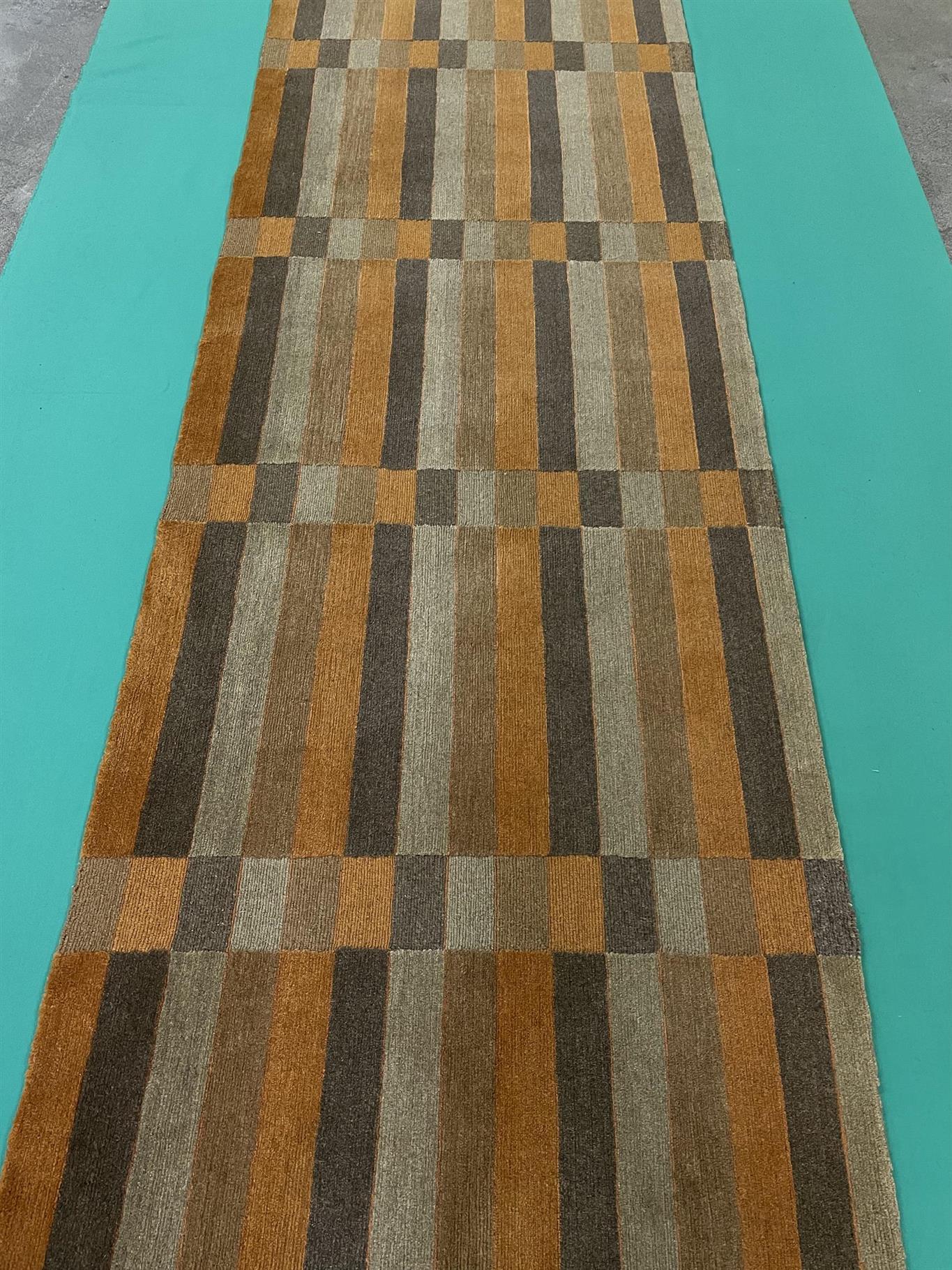 AORug#15952 size. 3' 09" x 9' 11"