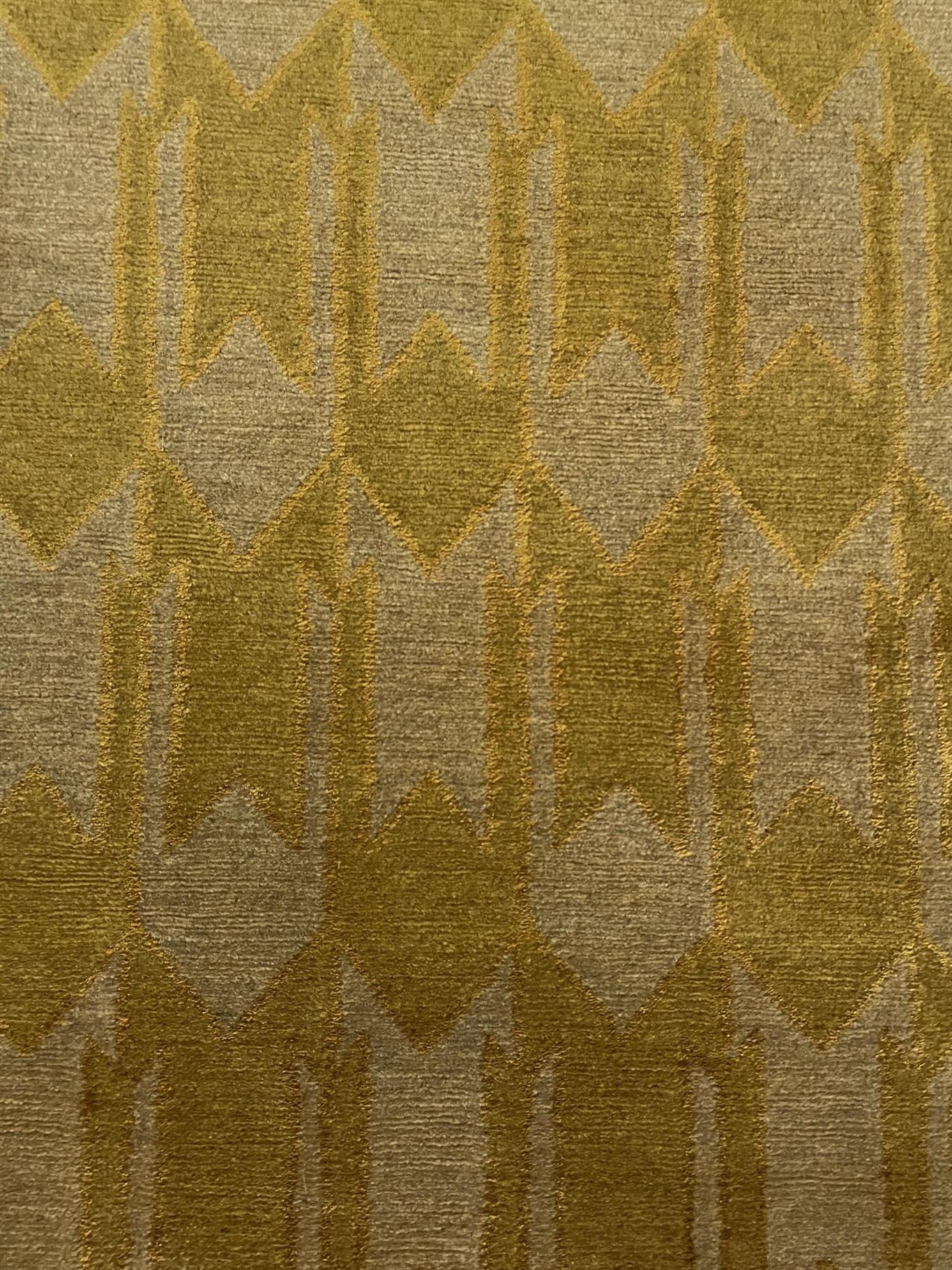 AORug#15842 size. 3' 01" x 9' 10"