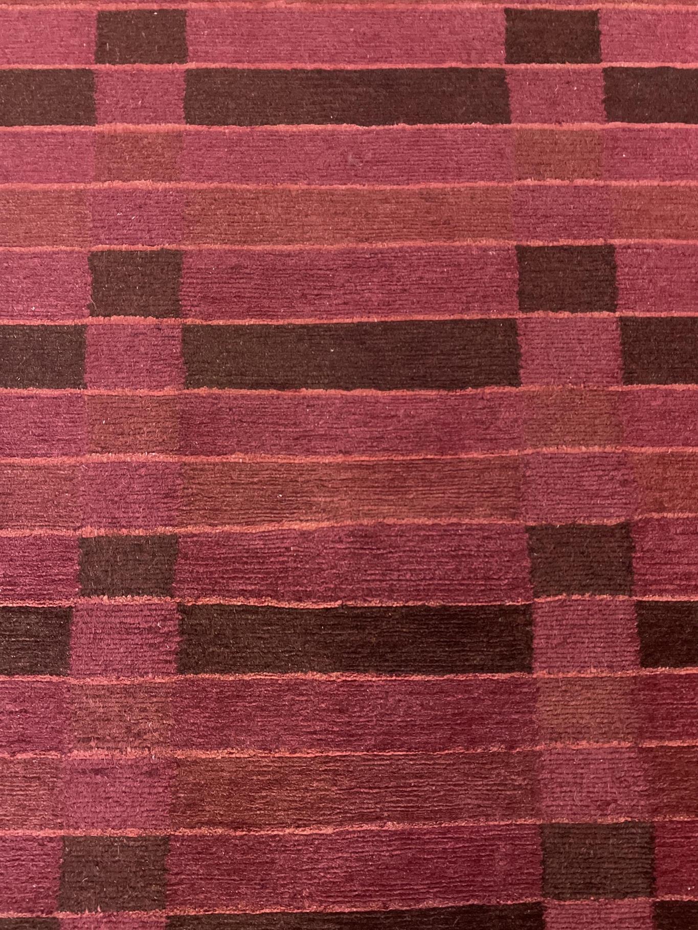 AORug#16690 size. 8' 03" x 11' 03"