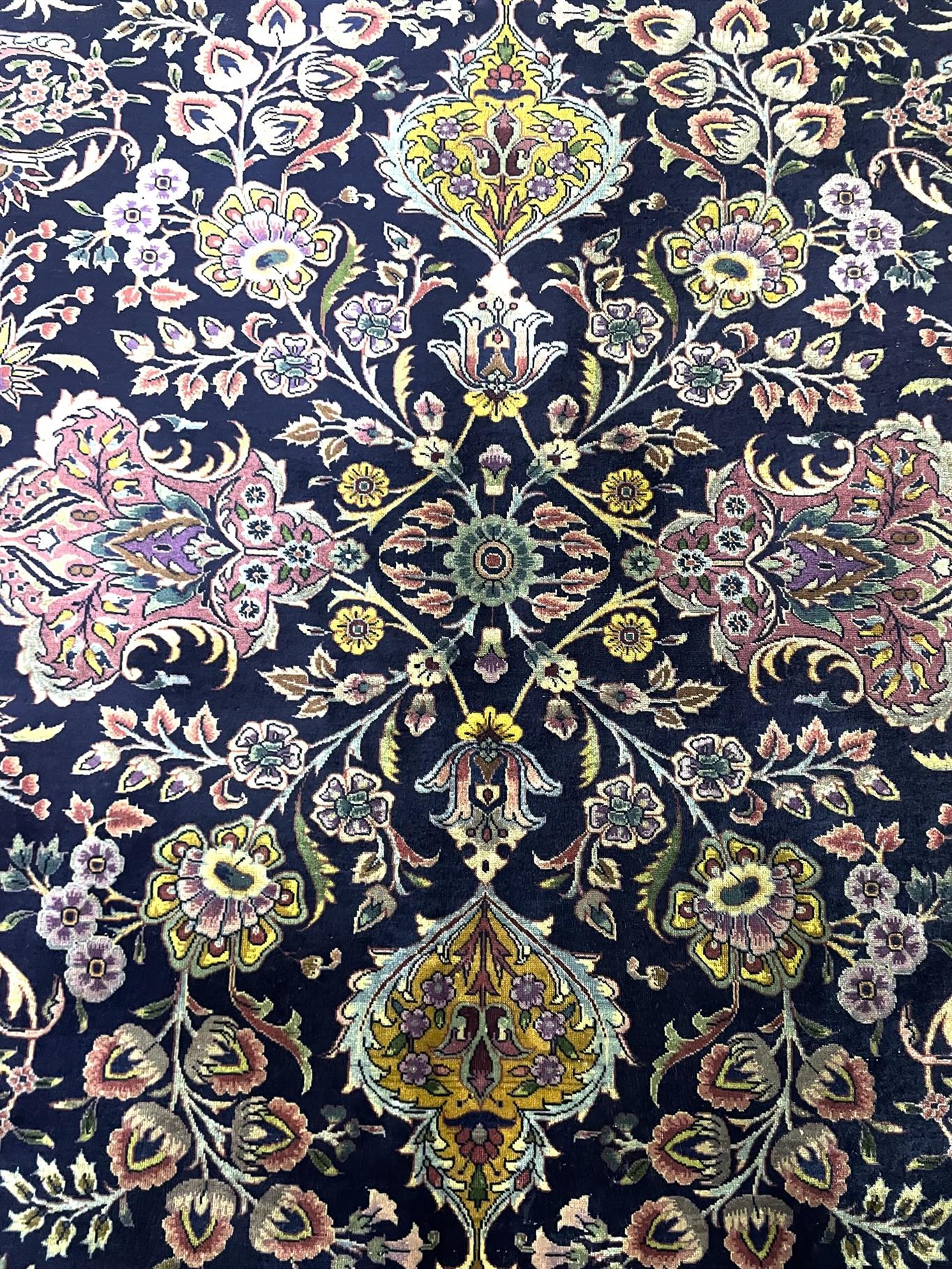 AORug#16521 size. 11' 09" x 17' 08"