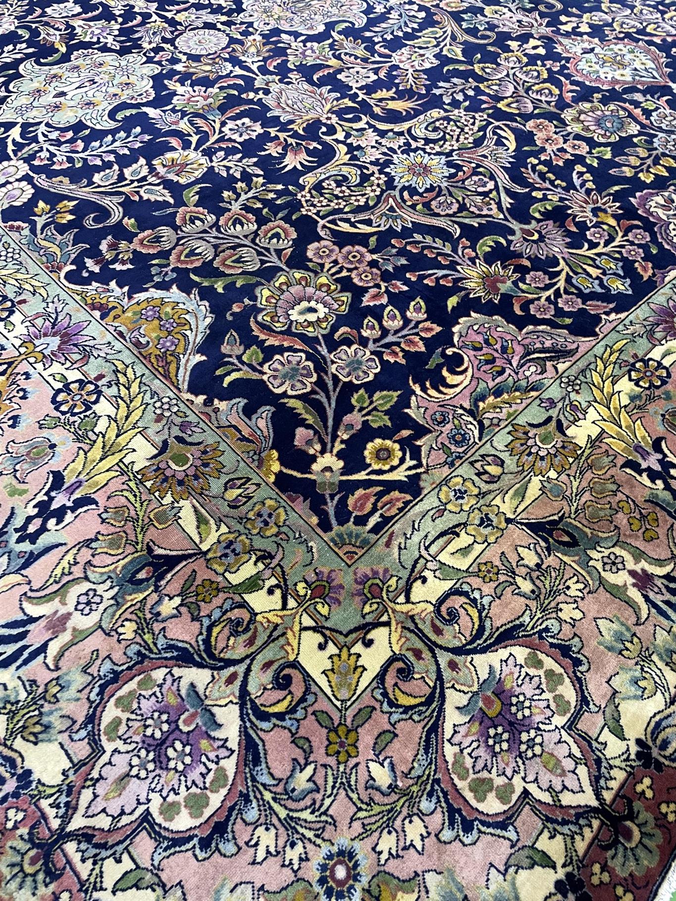AORug#16521 size. 11' 09" x 17' 08"
