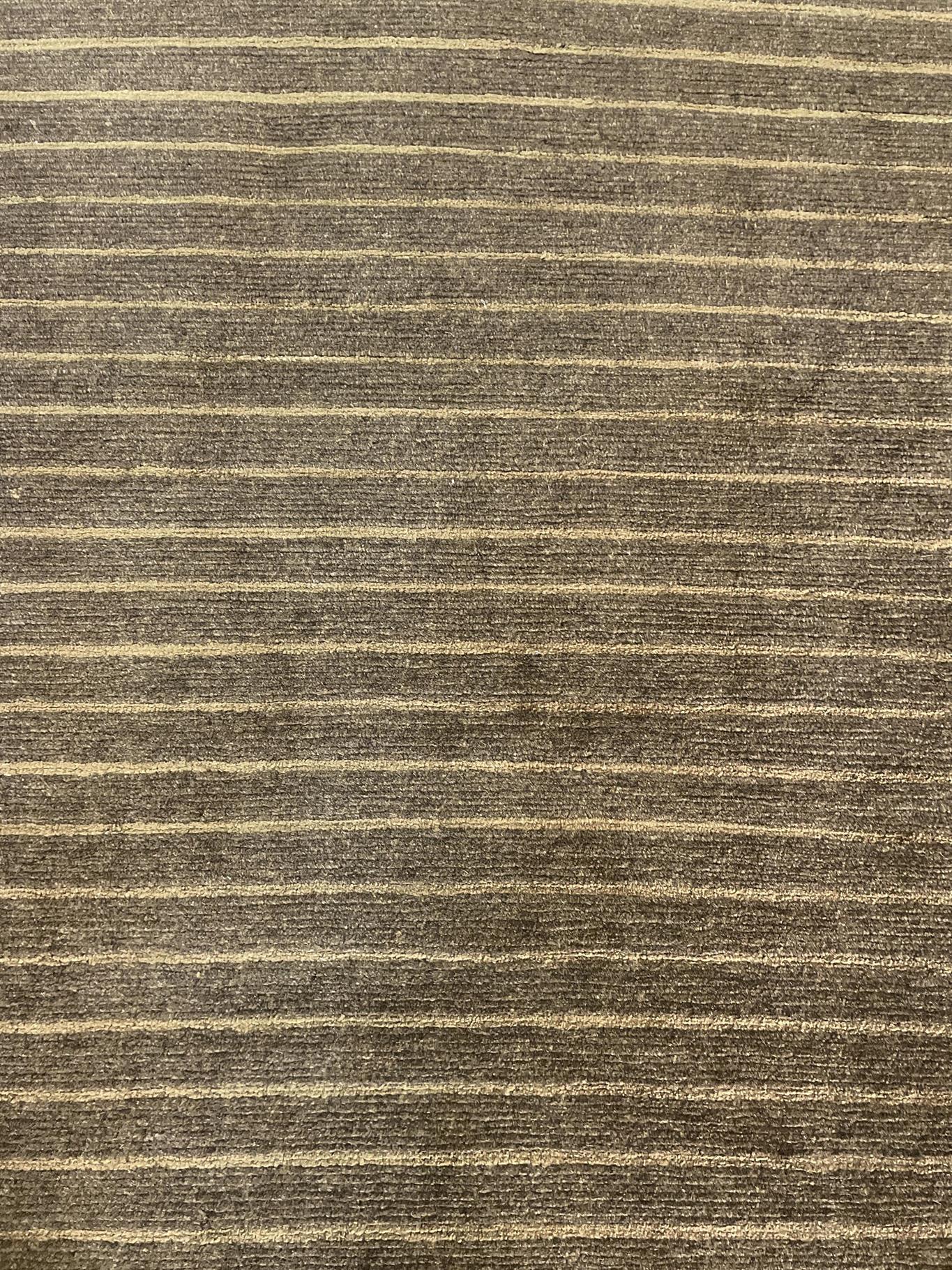 AORug#16678 size. 10' 00" x 12' 09"