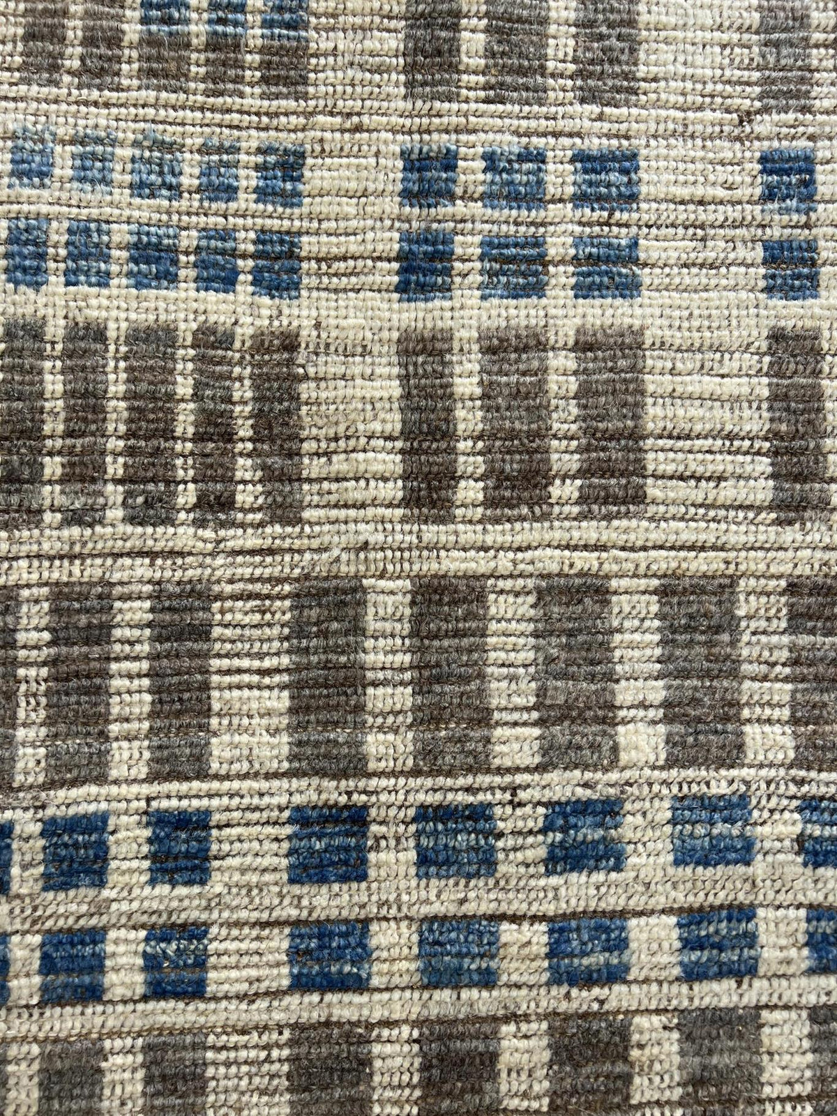AORug#16392 size. 9' 02" x 12' 00"
