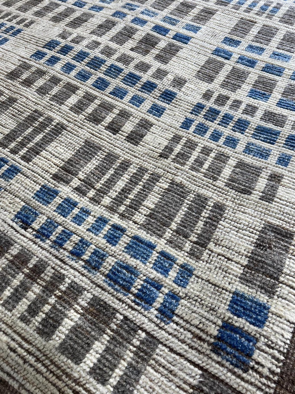 AORug#16392 size. 9' 02" x 12' 00"