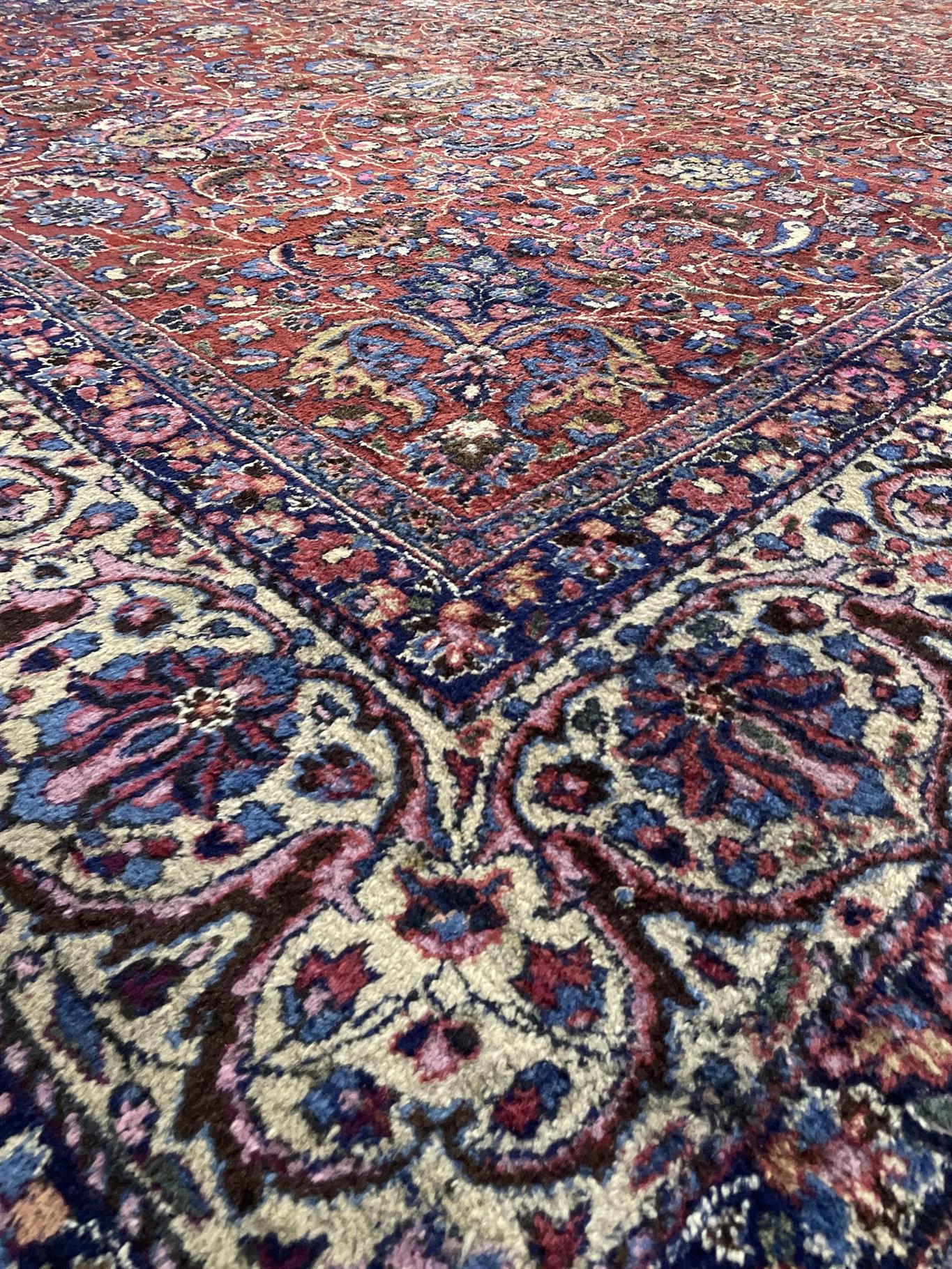 AORug#16581 size. 10' 04" x 14' 02"