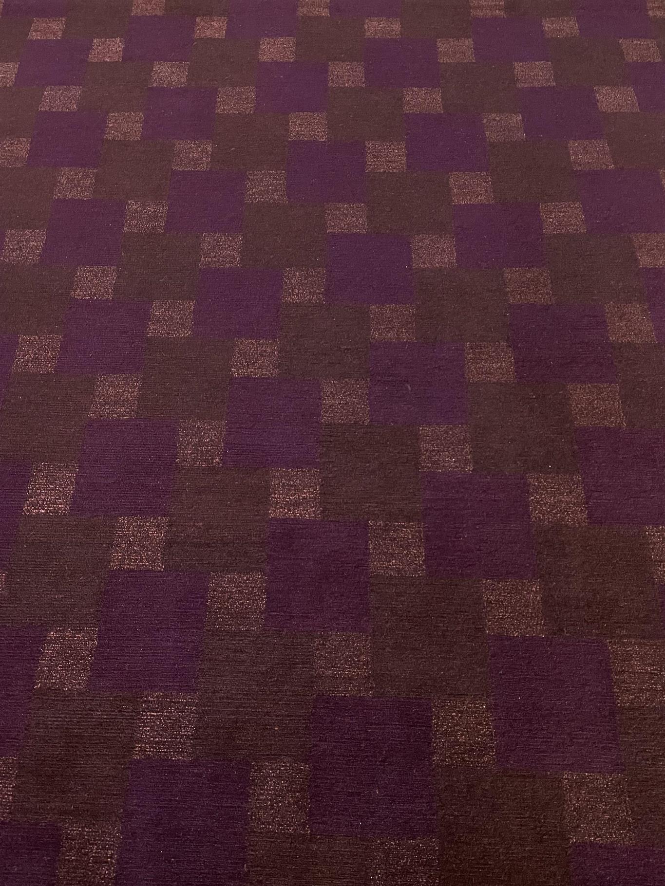 AORug#15678 size. 6' 08" x 6' 09"