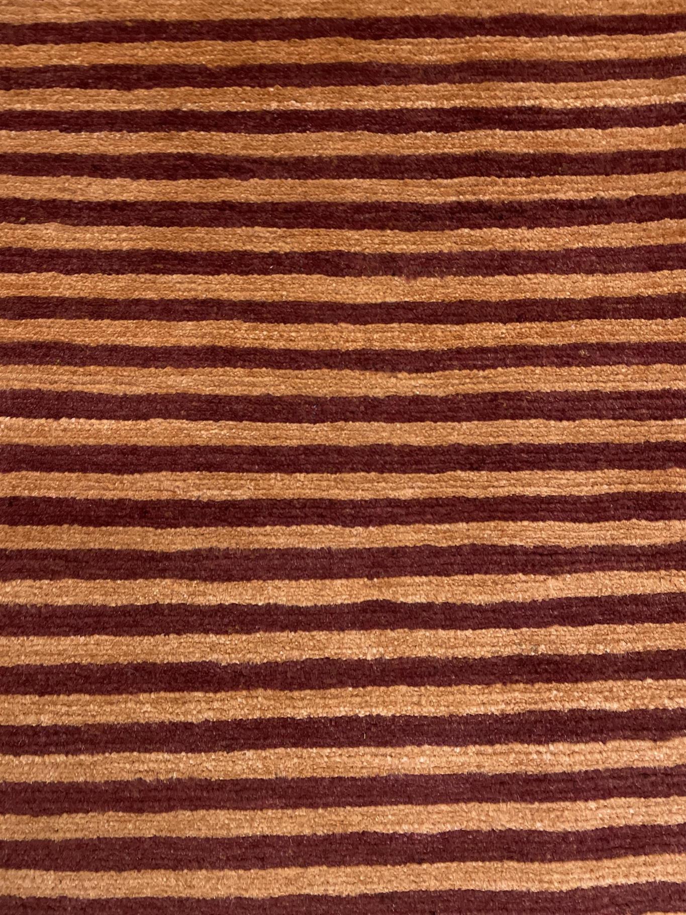 AORug#15674 size. 6' 07" x 6' 08"