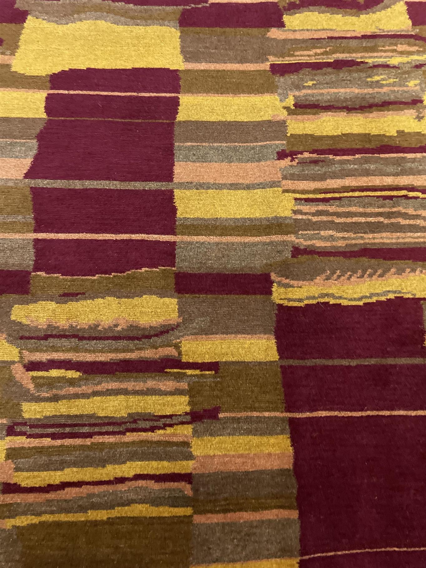 AORug#15214 size. 8' 04" x 11' 01"