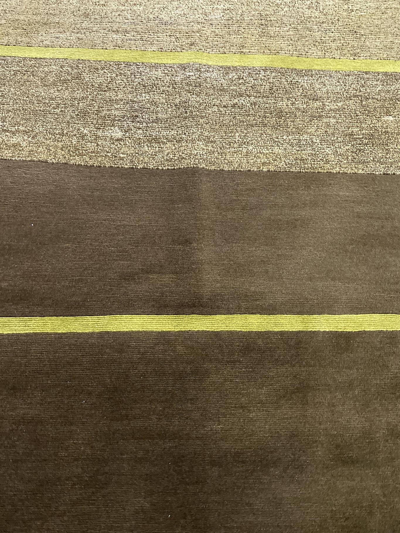 AORug#15153 size. 8' 04" x 11' 01"