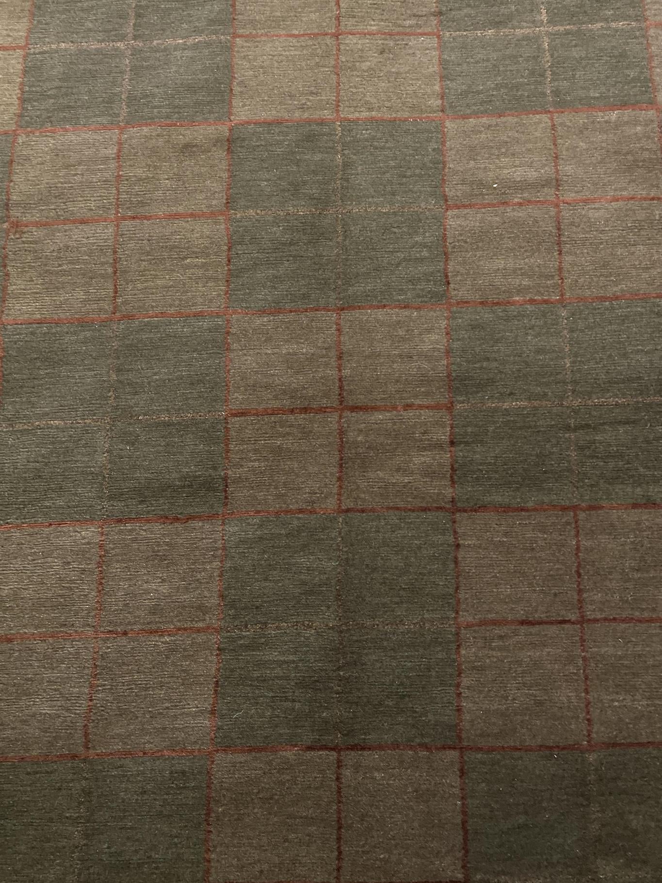 AORug#15271 size. 9' 02" x 11' 10"