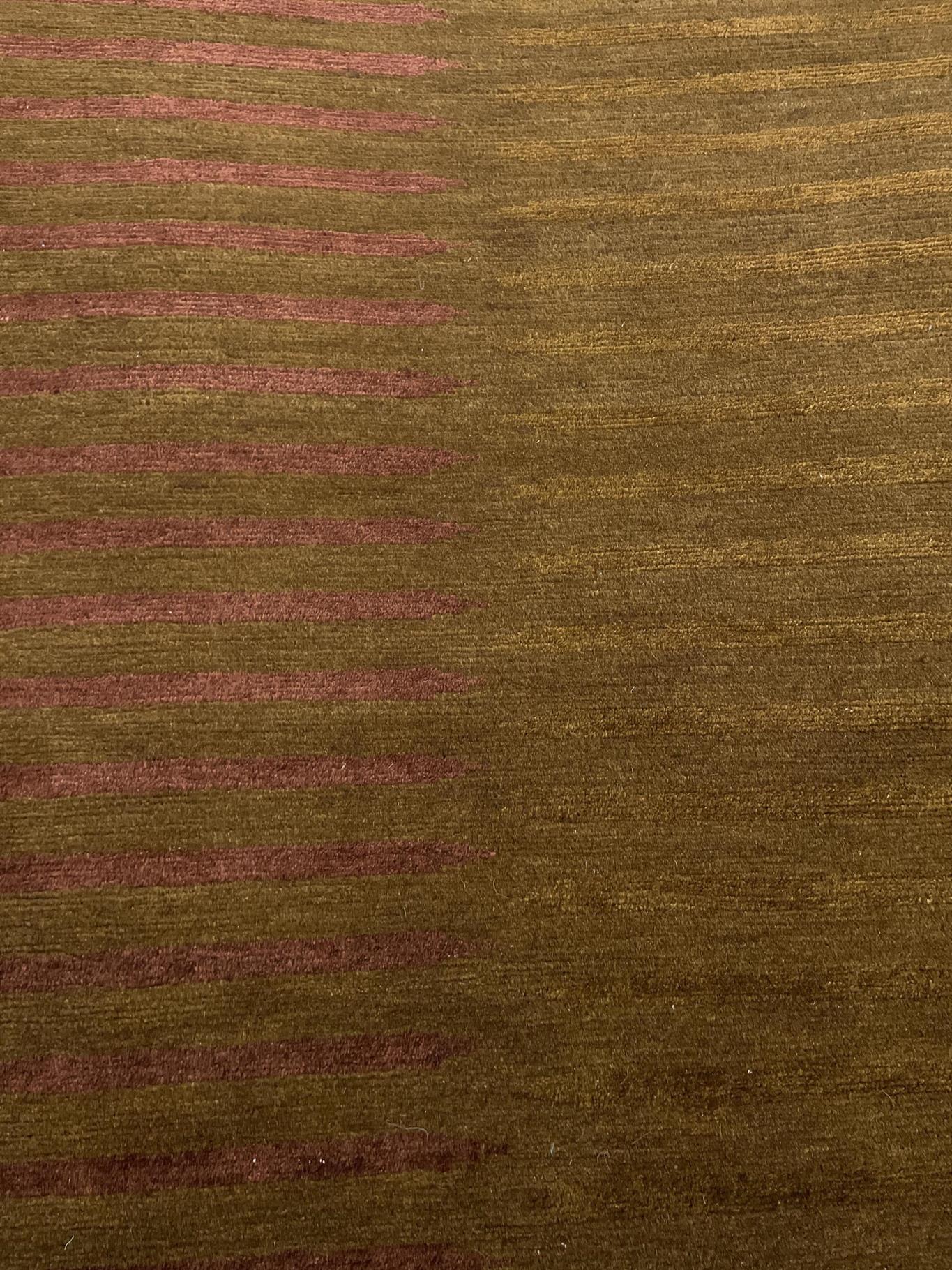 AORug#15210 size. 8' 04" x 11' 04"