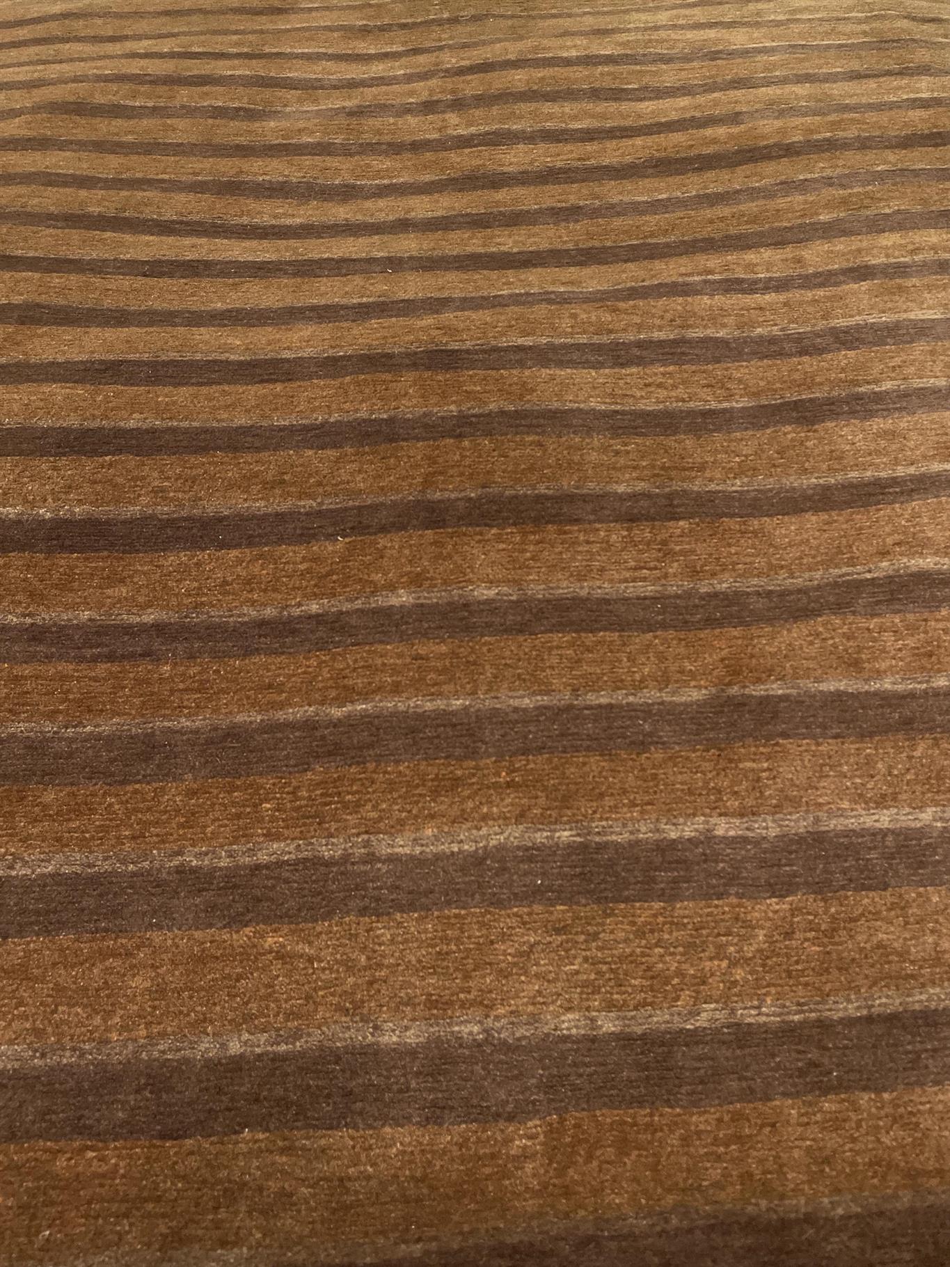 AORug#15369 size. 8' 10" x 8' 10"