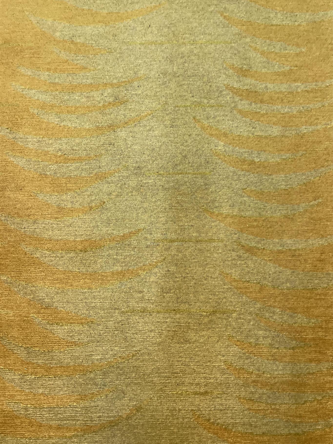 AORug#15245 size. 8' 06" x 11' 05"