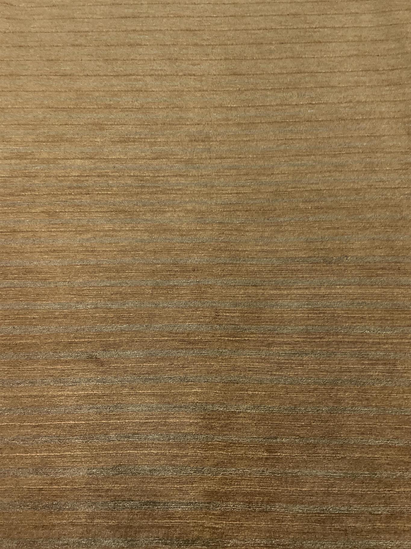 AORug#15672 size. 4' 01" x 6' 00"