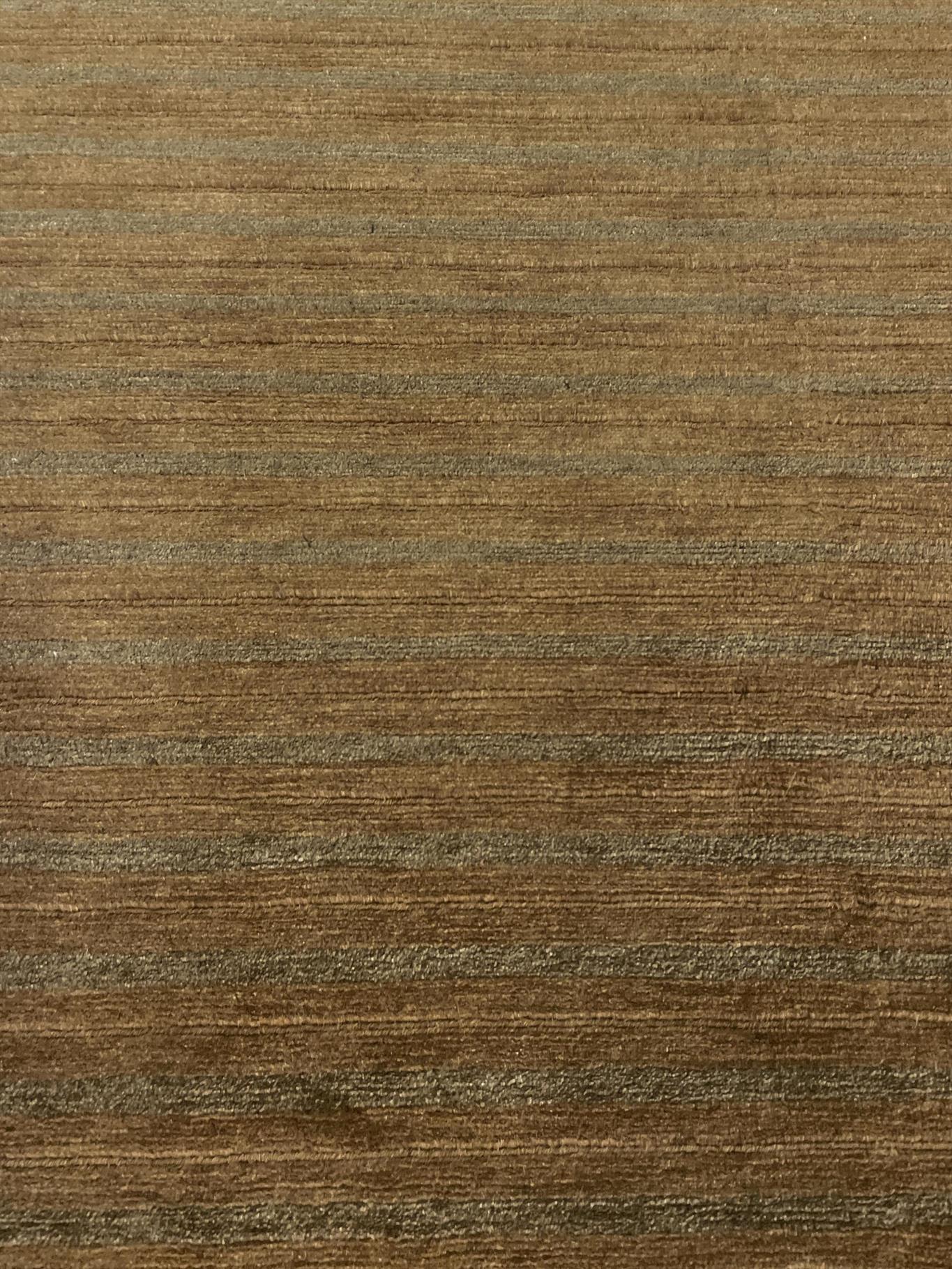 AORug#15672 size. 4' 01" x 6' 00"