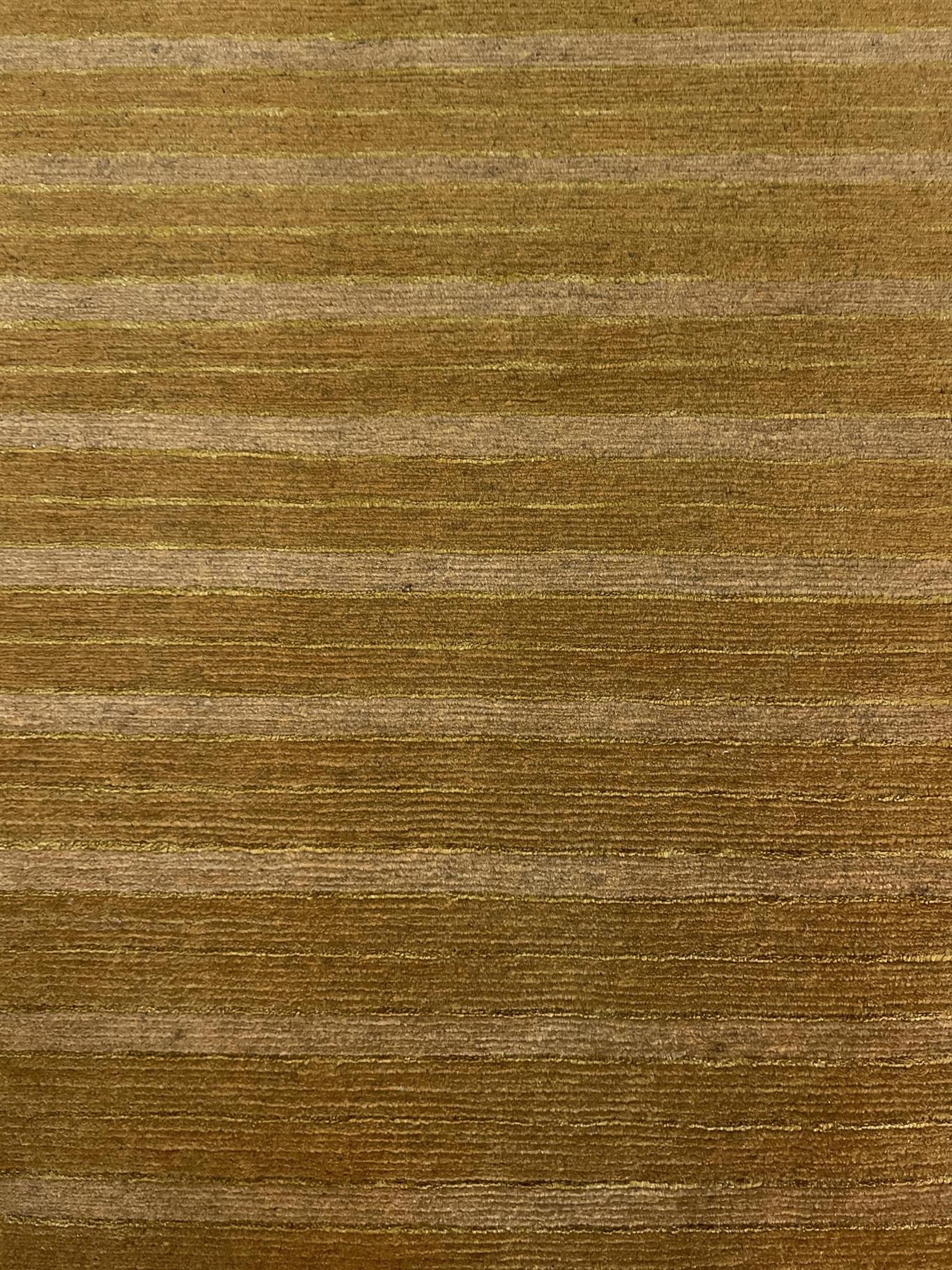 AORug#15498 size. 4' 11" x 6' 08"