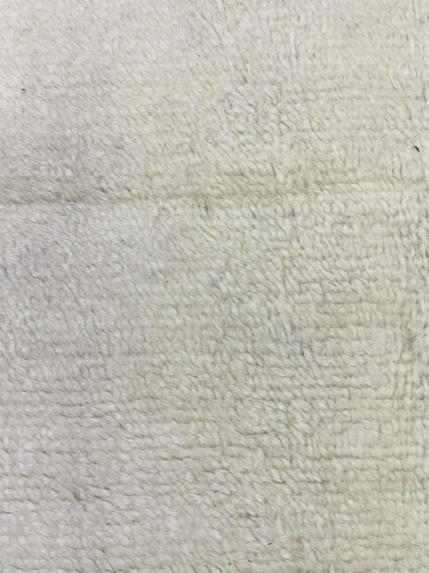 AORug#16447 size. 9'0" X 12'0"
