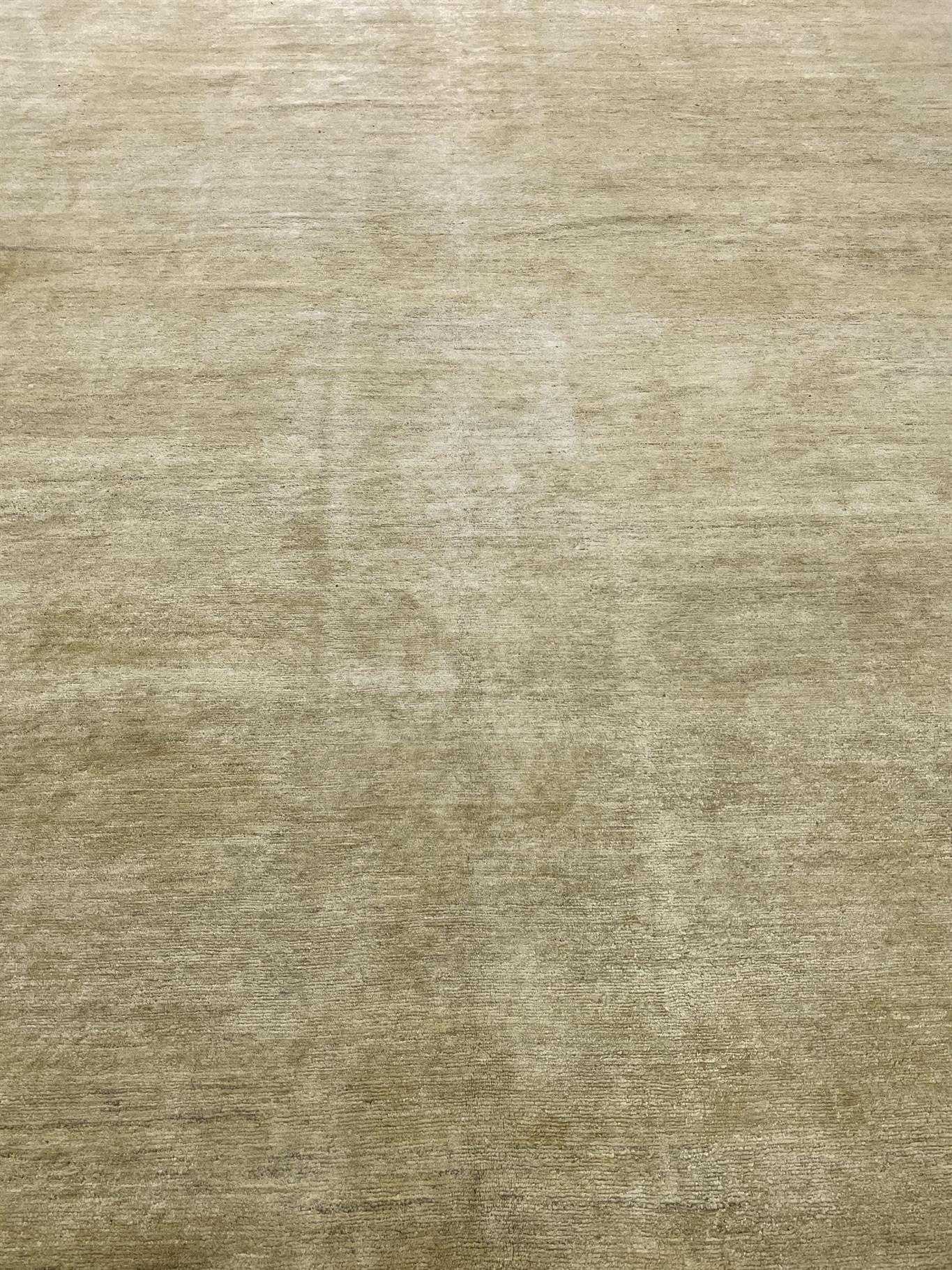 AORug#15725 size. 13' 04" x 13' 05"