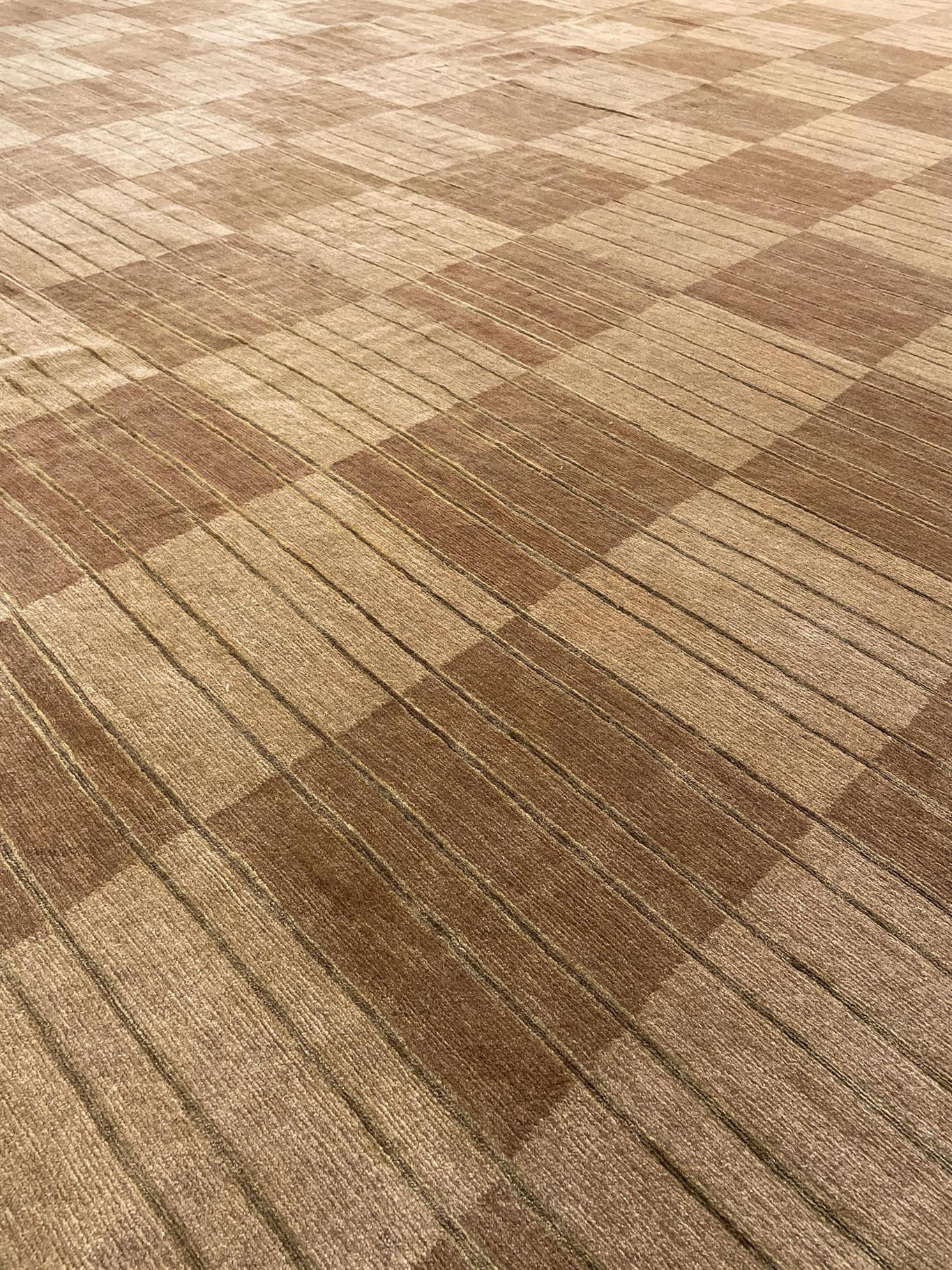AORug#15977 size. 15' 01" x 17' 09"