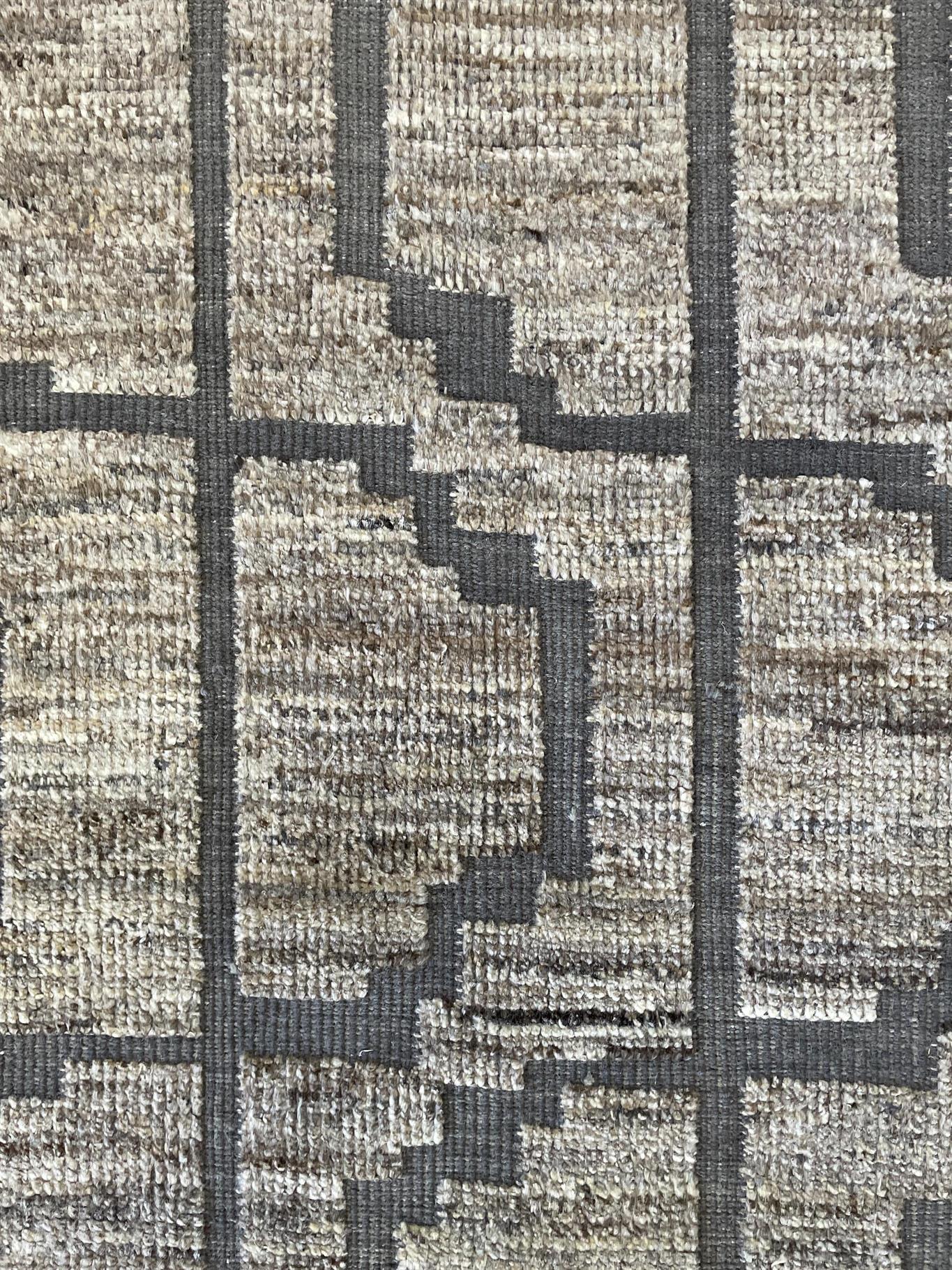 AORug#16578 size. 8' 11" x 12' 00"