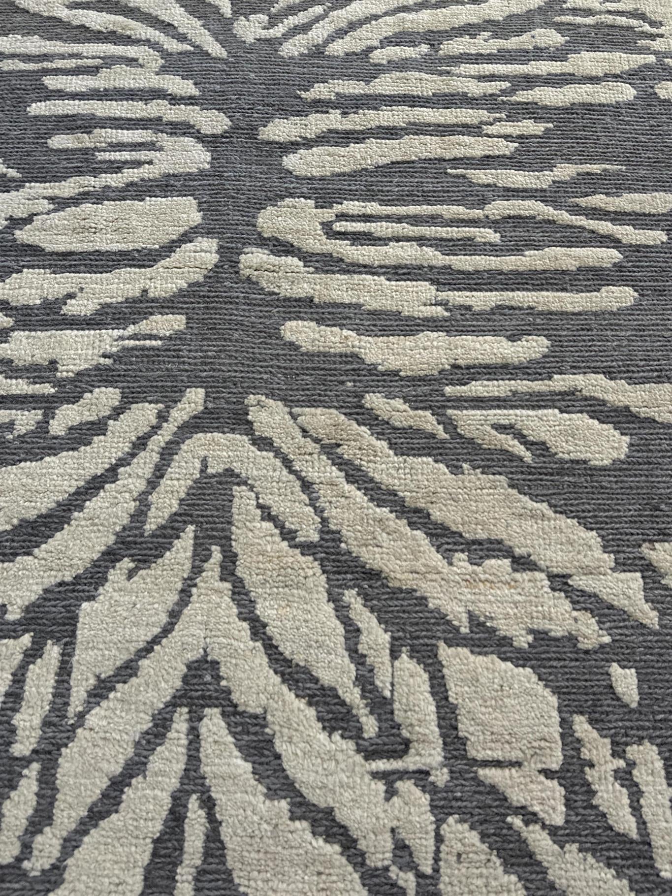 AORug#16579 size. 8' 10" x 12' 00"