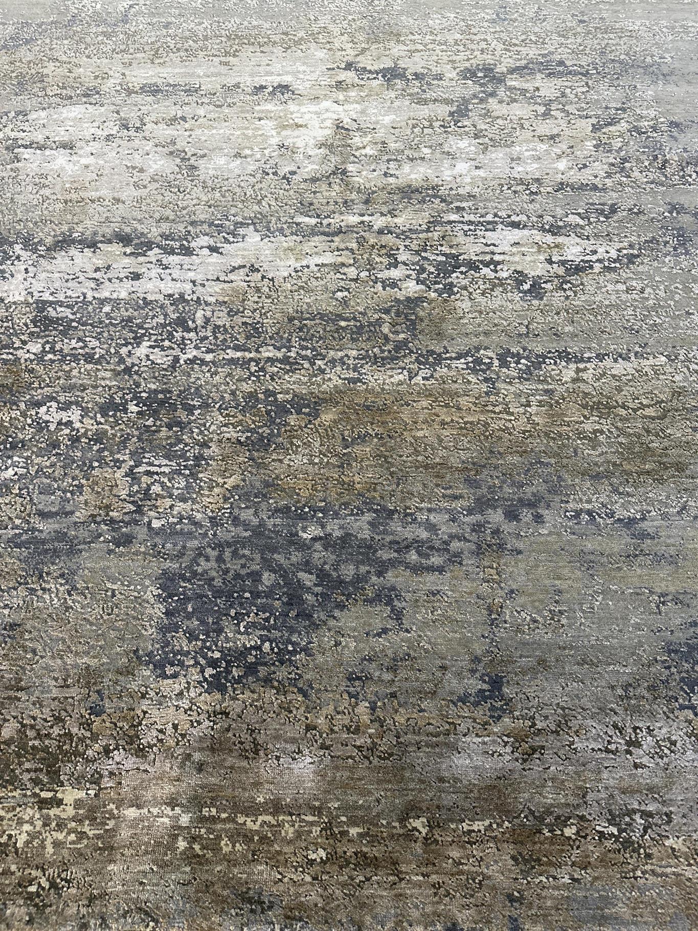 AORug#14112 size. 8'0" X 10'0"