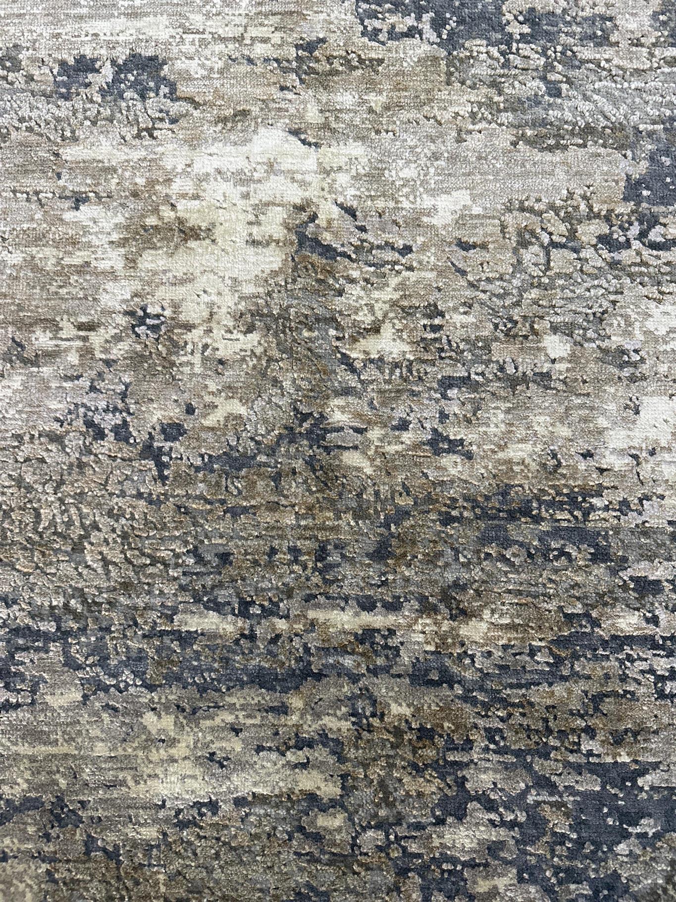 AORug#14112 size. 8'0" X 10'0"