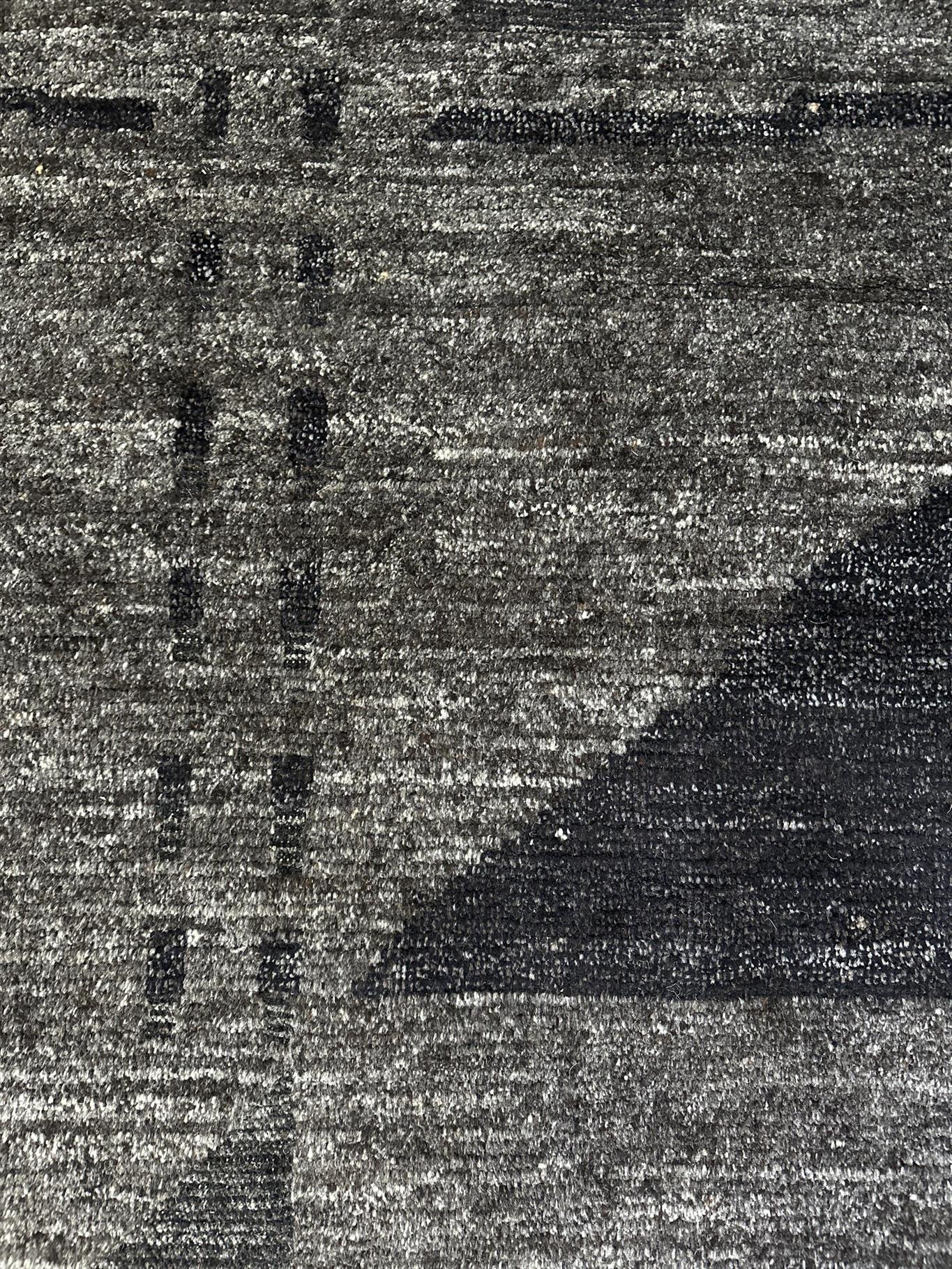 AORug#16437 size. 9'0" X 12'0"