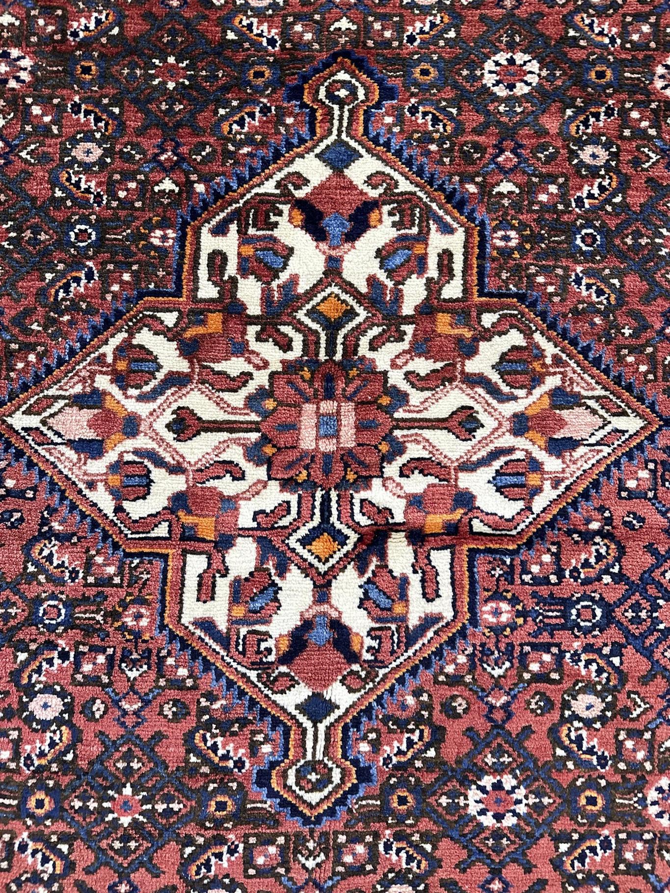 AORug#17520 size. 5' 07" x 11' 10"