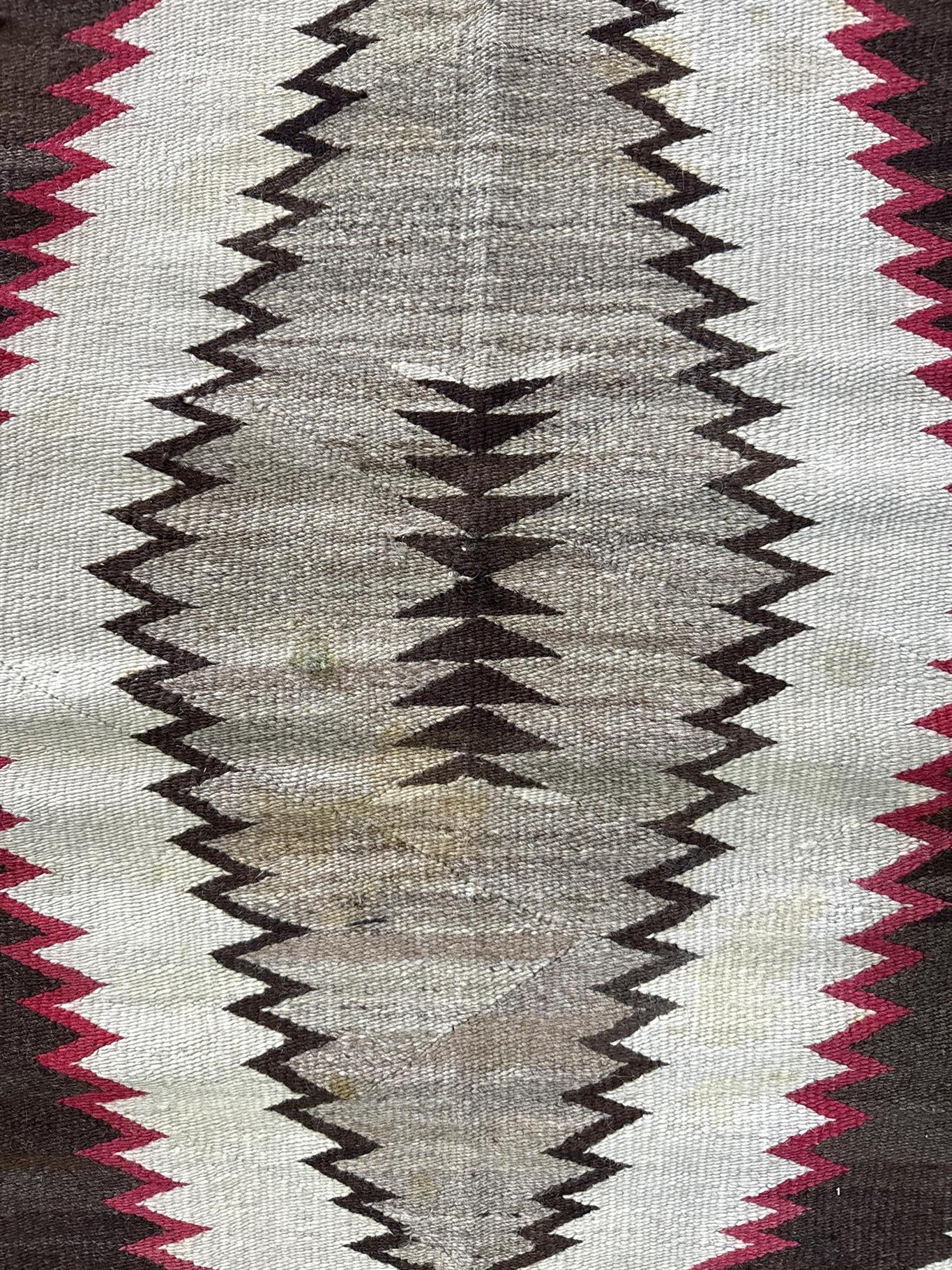 AORug#9870 size. 3' 10" x 5' 10"