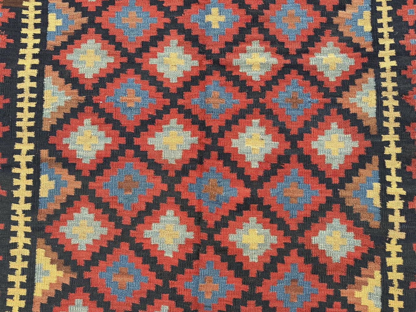 AORug#2537 size. 4' 08" x 8' 05"